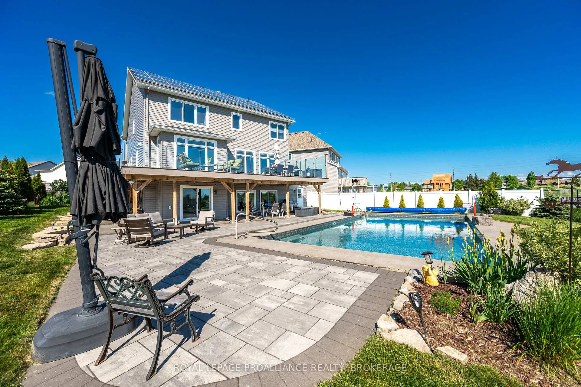 Photo 4 of 800 Riverview Way, Kingston, Kingston East (Incl Barret Crt) — HOMEH