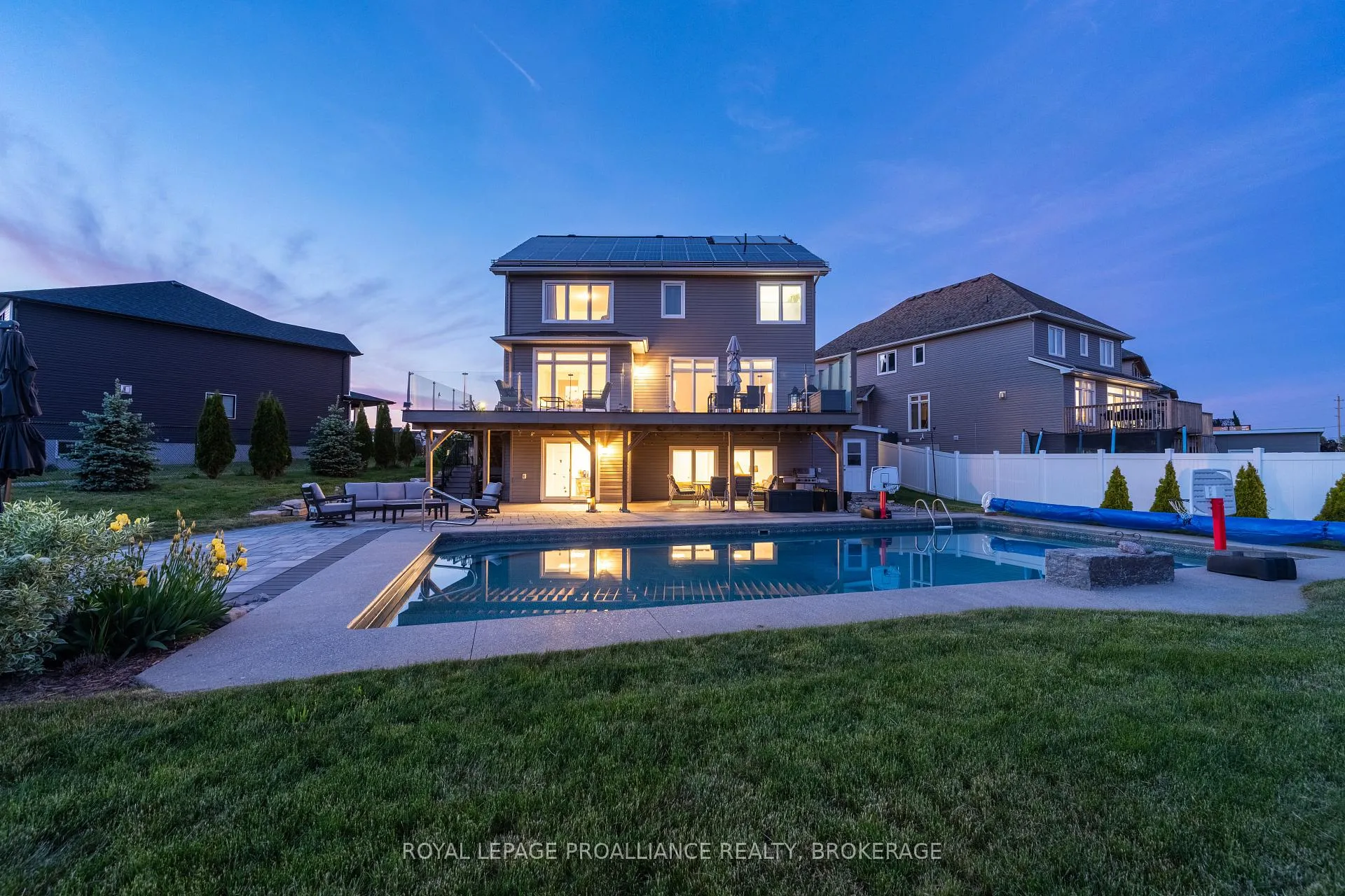 Photo 5 of 800 Riverview Way, Kingston, Kingston East (Incl Barret Crt) — HOMEH