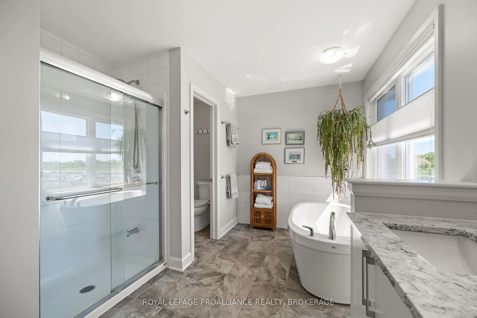 Photo 28 of 800 Riverview Way, Kingston, Kingston East (Incl Barret Crt) — HOMEH