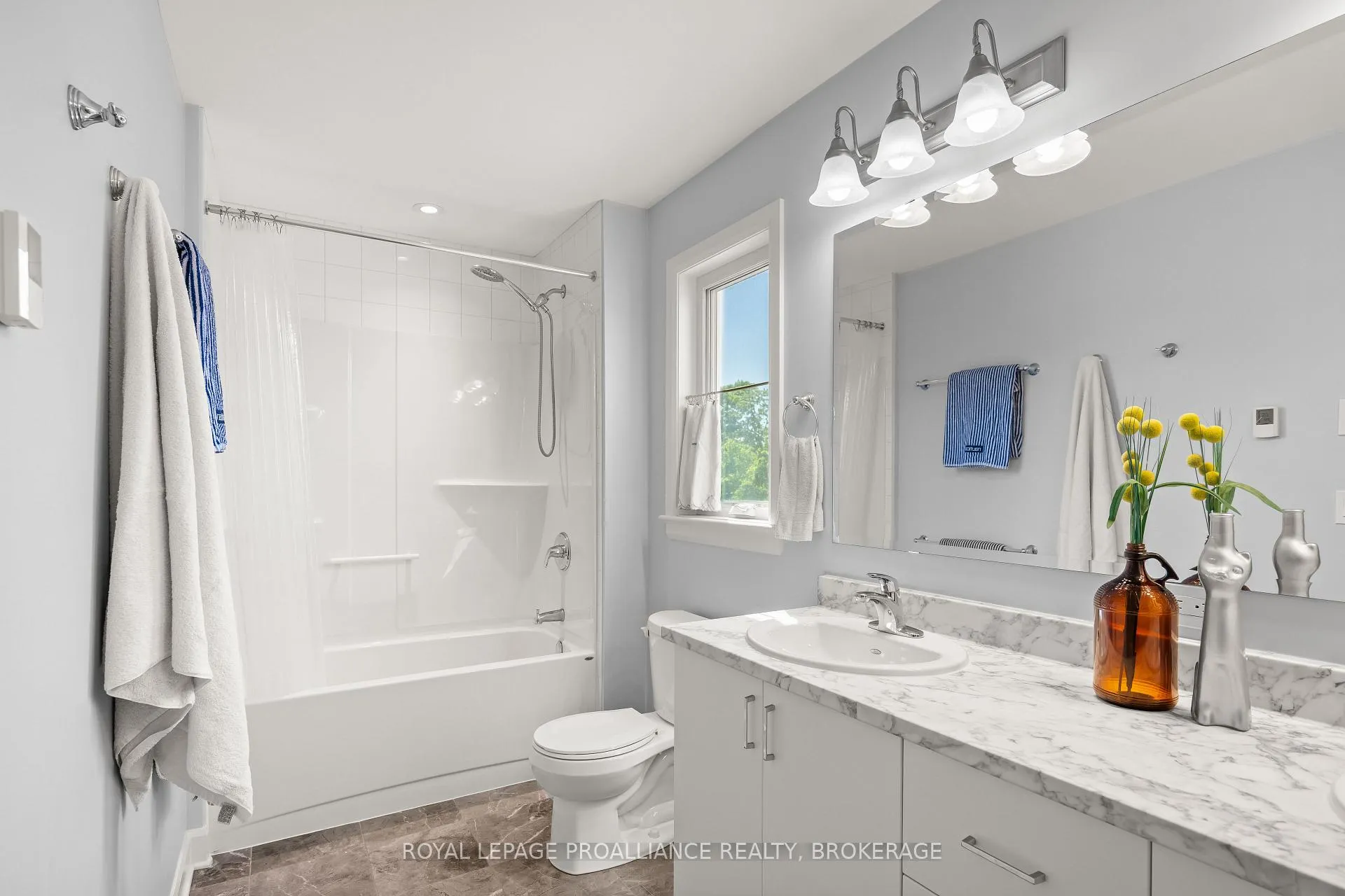 Photo 37 of 800 Riverview Way, Kingston, Kingston East (Incl Barret Crt) — HOMEH