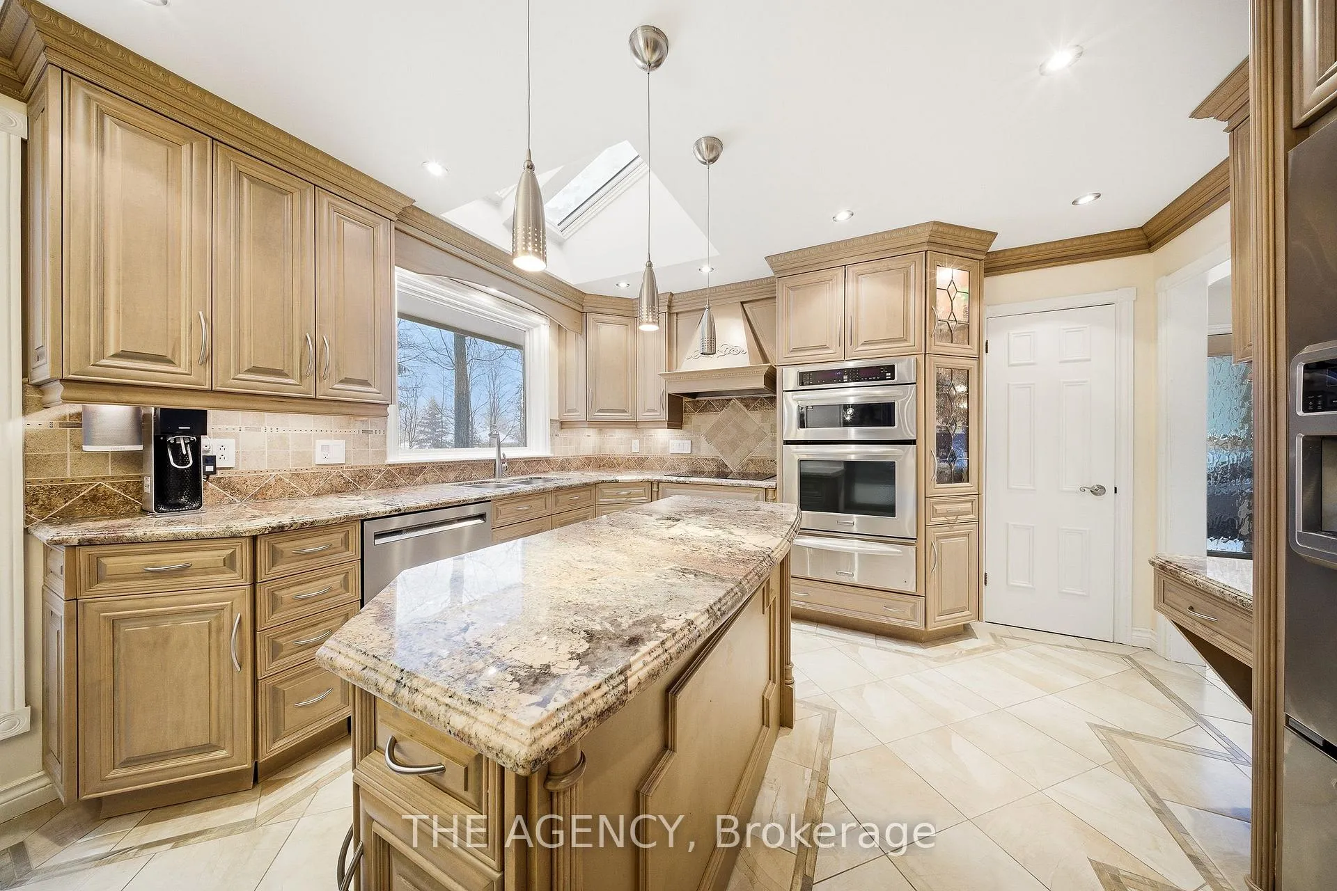 Photo 15 of 23 Cedarwood Crescent, King, Nobleton — HOMEH