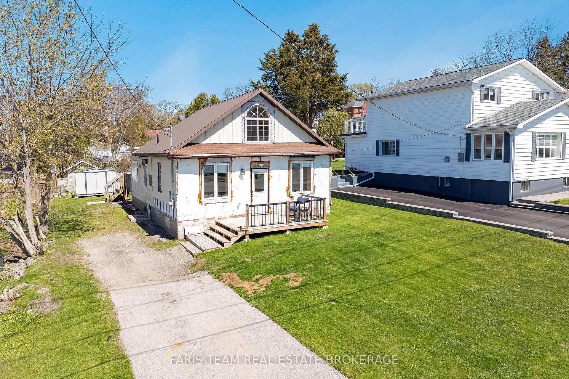 Photo 2 of 5 Scott Street, Penetanguishene — HOMEH