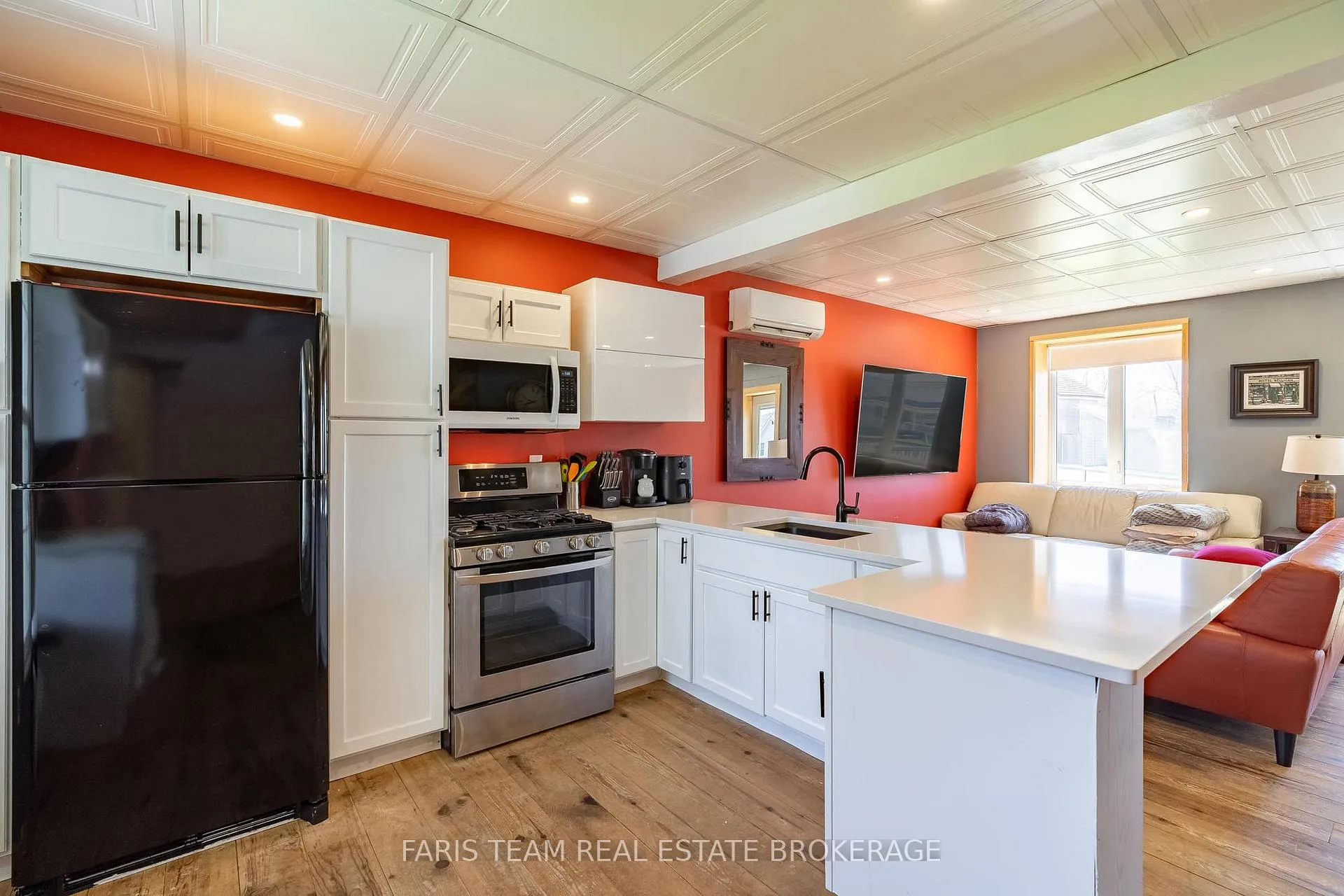 Photo 8 of 5 Scott Street, Penetanguishene — HOMEH