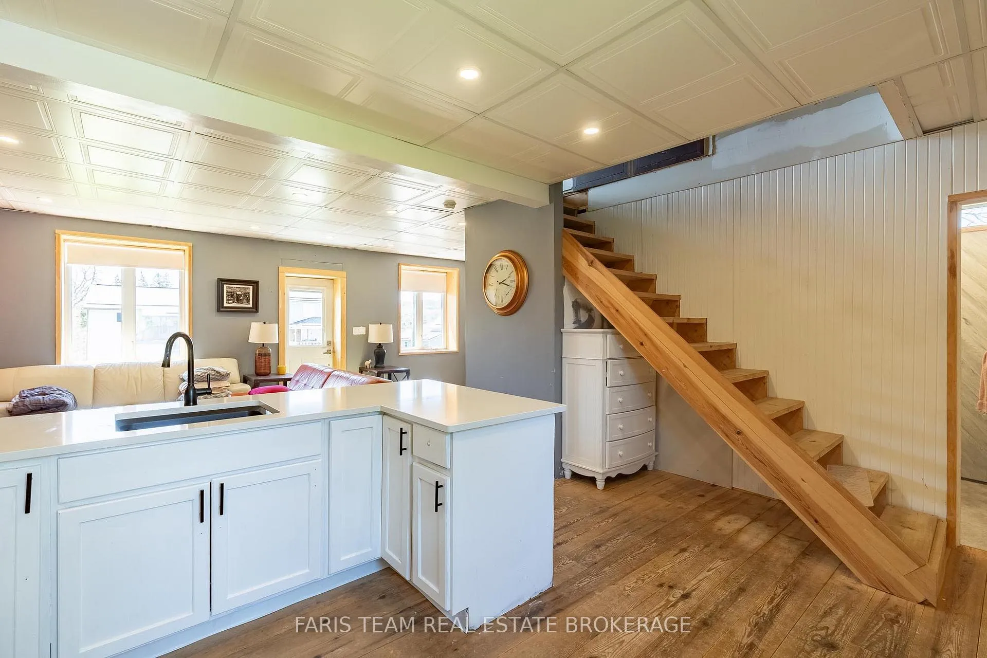Photo 9 of 5 Scott Street, Penetanguishene — HOMEH