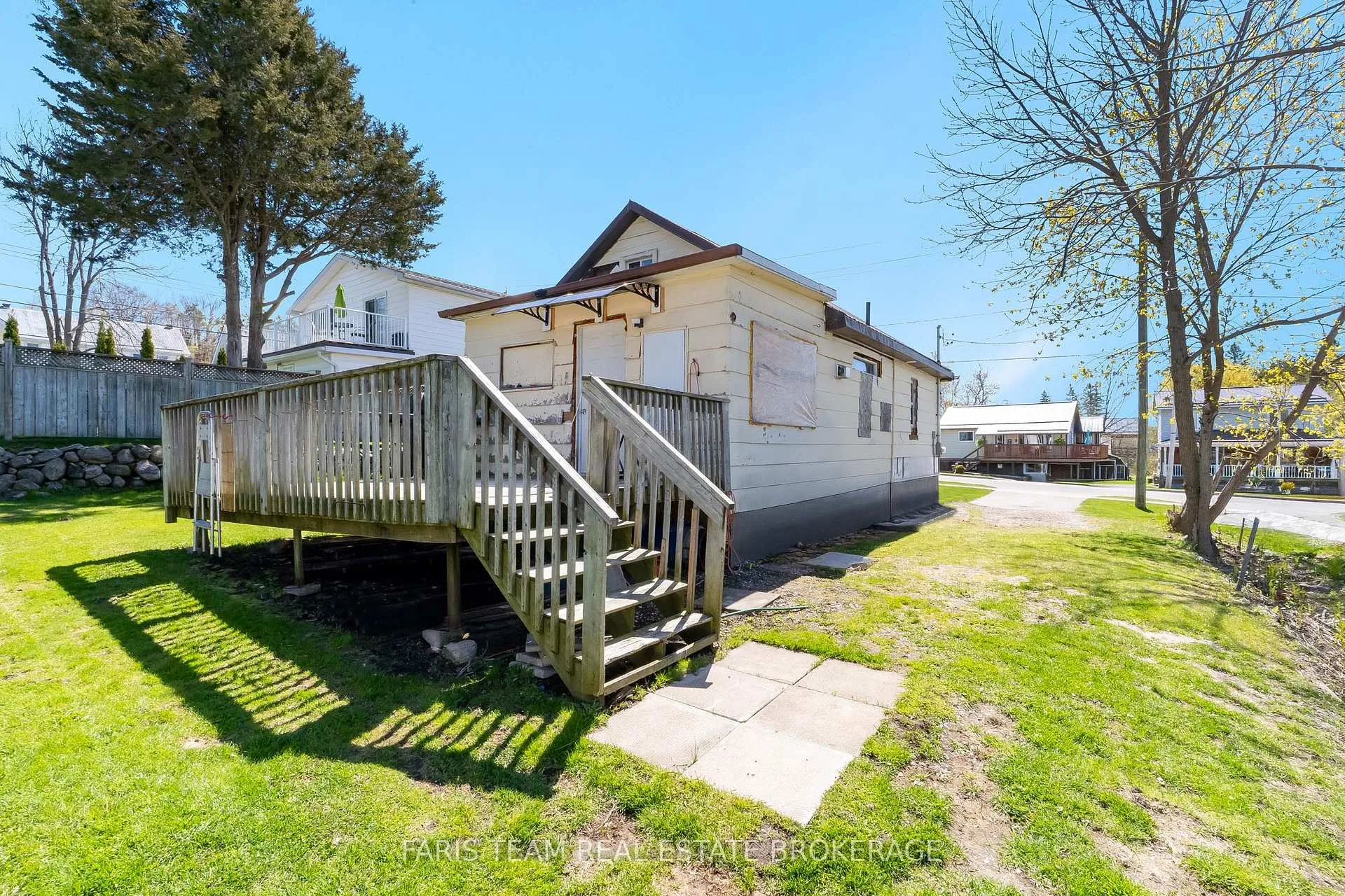 Photo 24 of 5 Scott Street, Penetanguishene — HOMEH