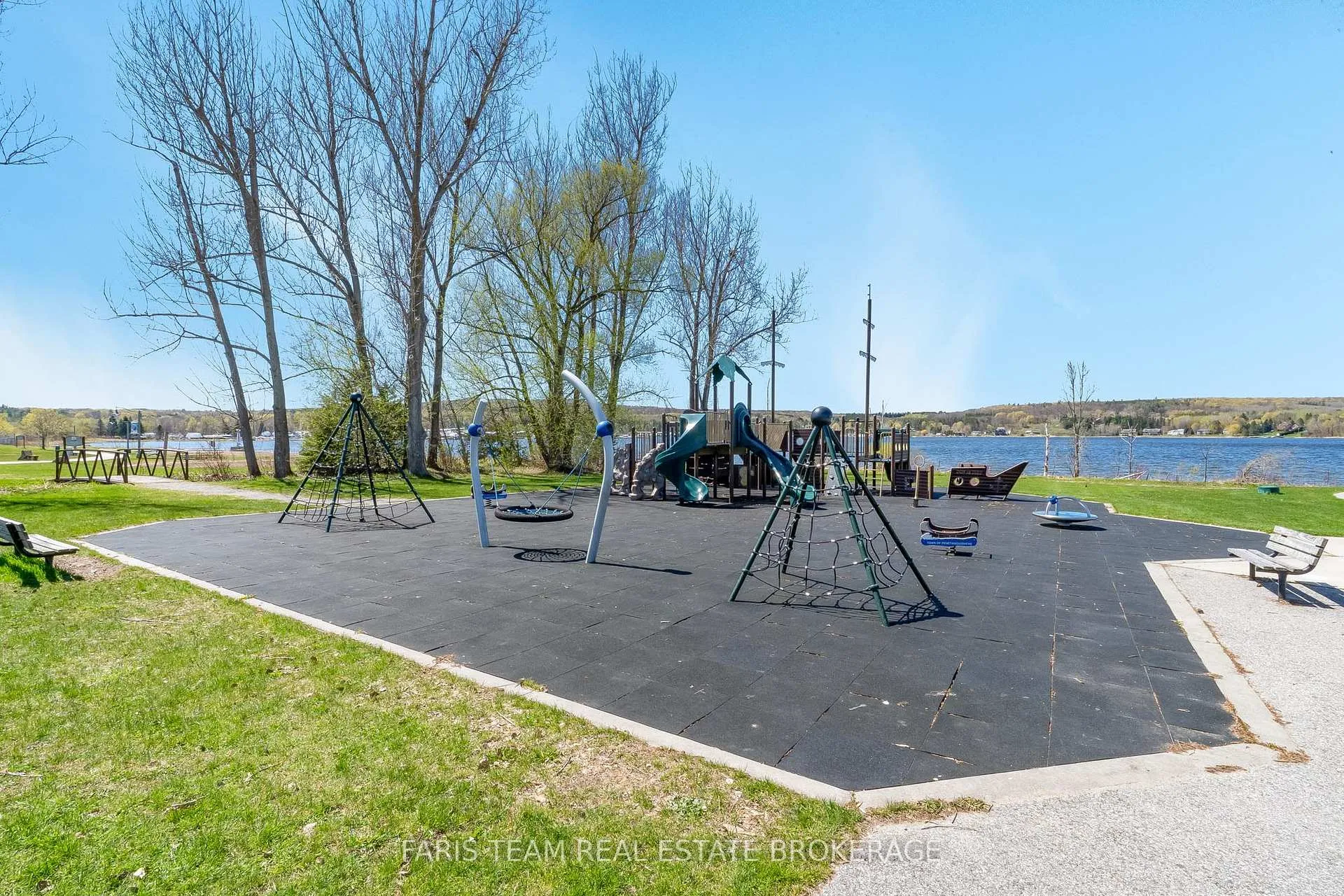 Photo 32 of 5 Scott Street, Penetanguishene — HOMEH