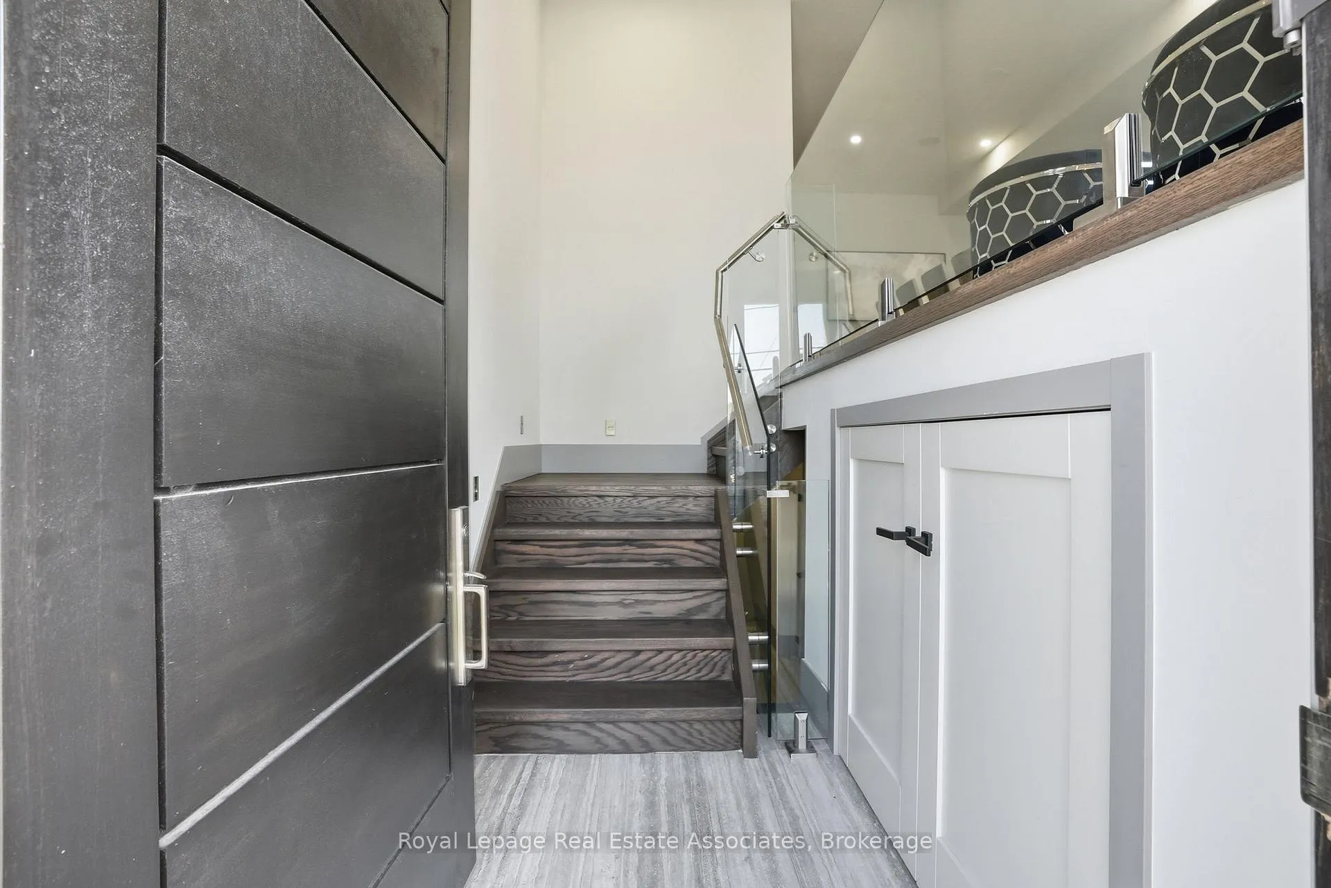 Photo 5 of Unit B, 357 Melrose Street, Etobicoke, Mimico — HOMEH