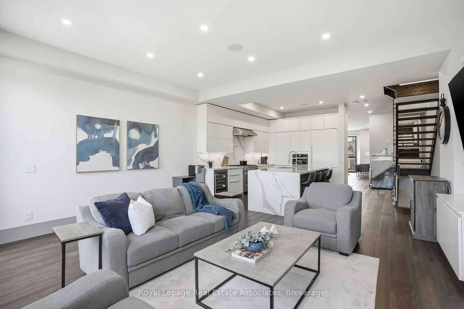 Photo 11 of Unit B, 357 Melrose Street, Etobicoke, Mimico — HOMEH