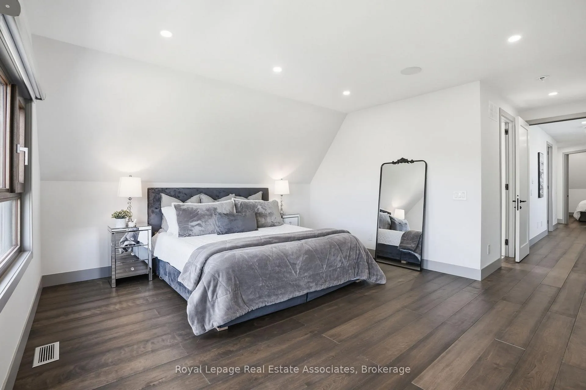 Photo 22 of Unit B, 357 Melrose Street, Etobicoke, Mimico — HOMEH