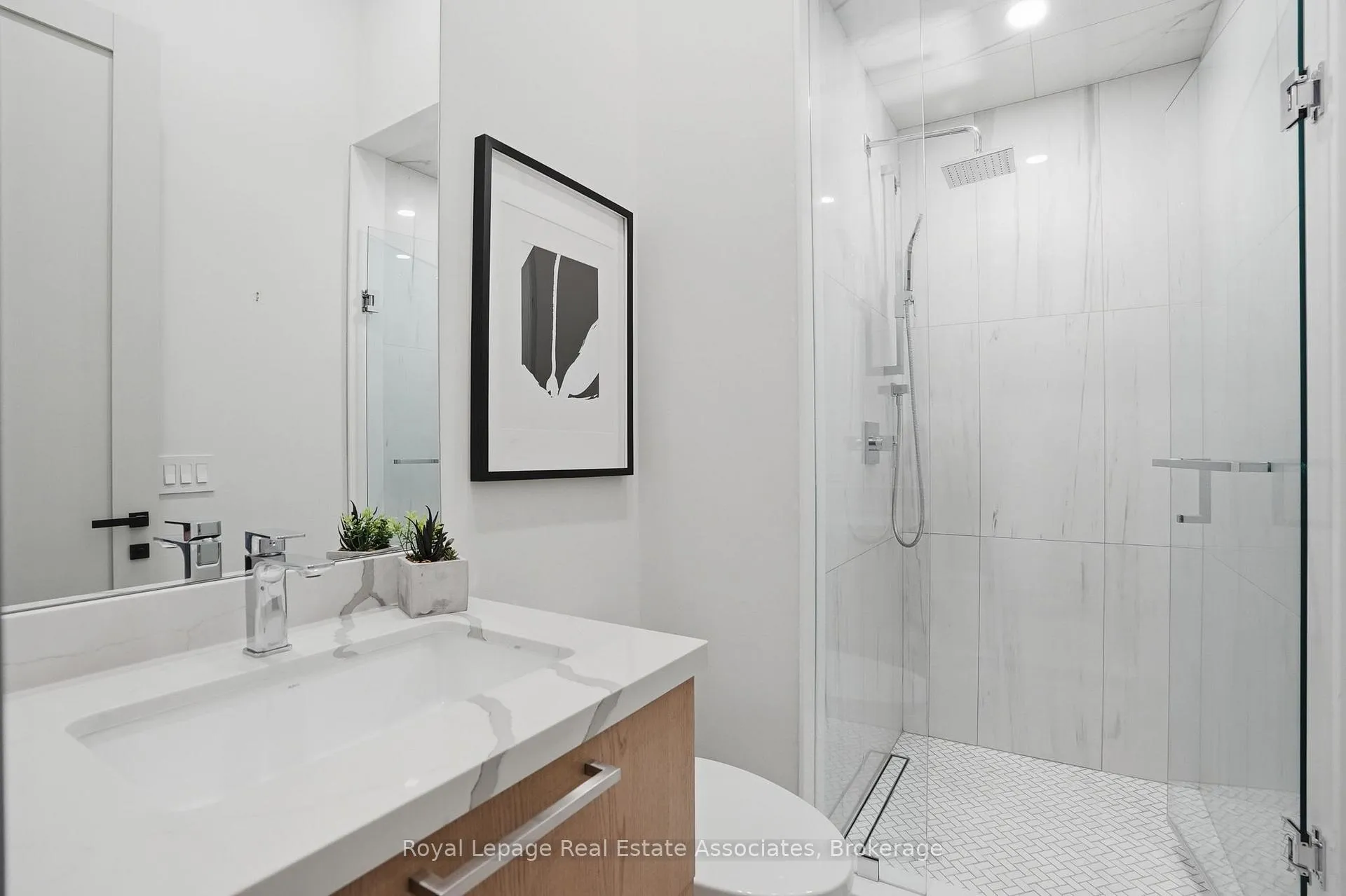 Photo 35 of Unit B, 357 Melrose Street, Etobicoke, Mimico — HOMEH