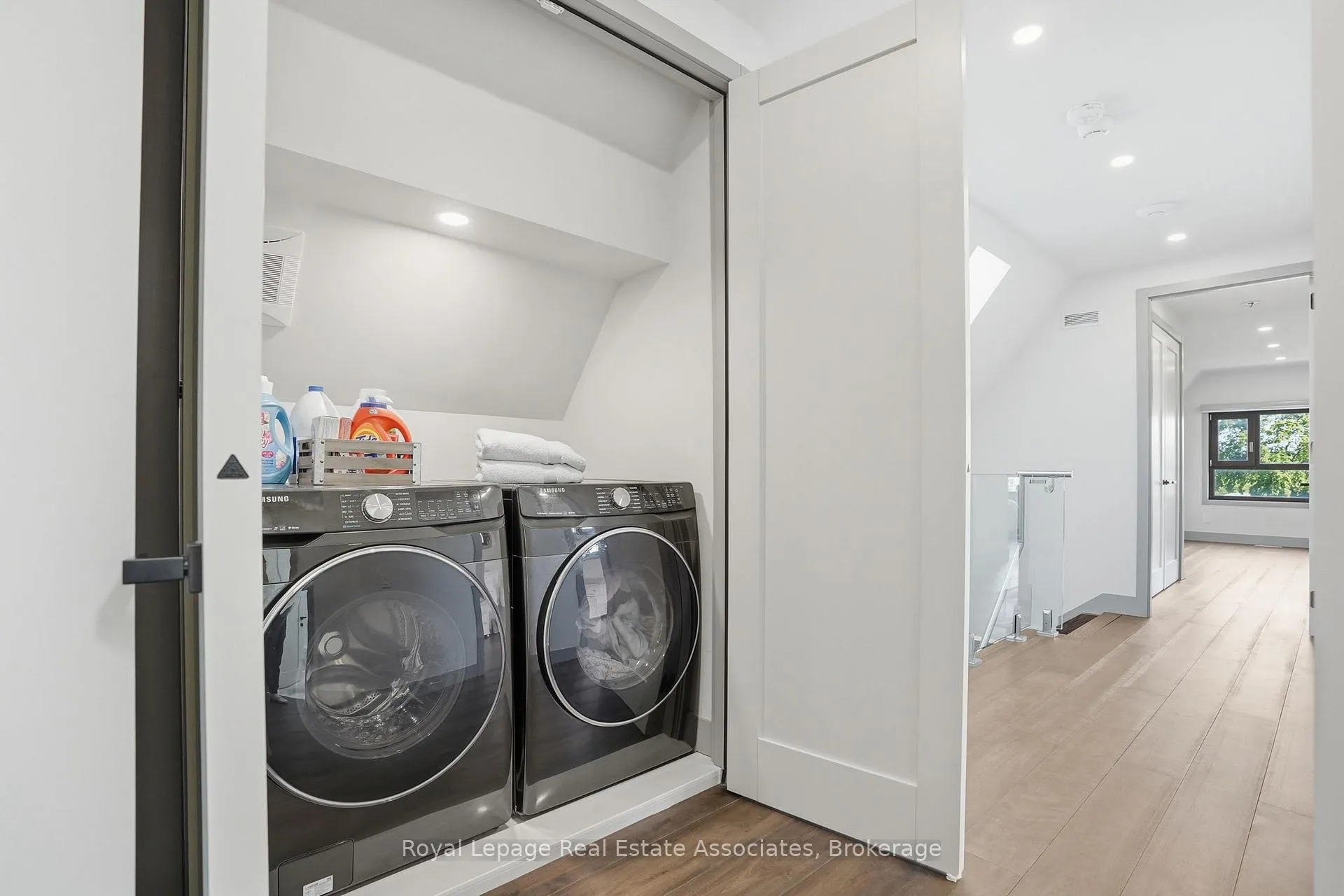 Photo 37 of Unit B, 357 Melrose Street, Etobicoke, Mimico — HOMEH