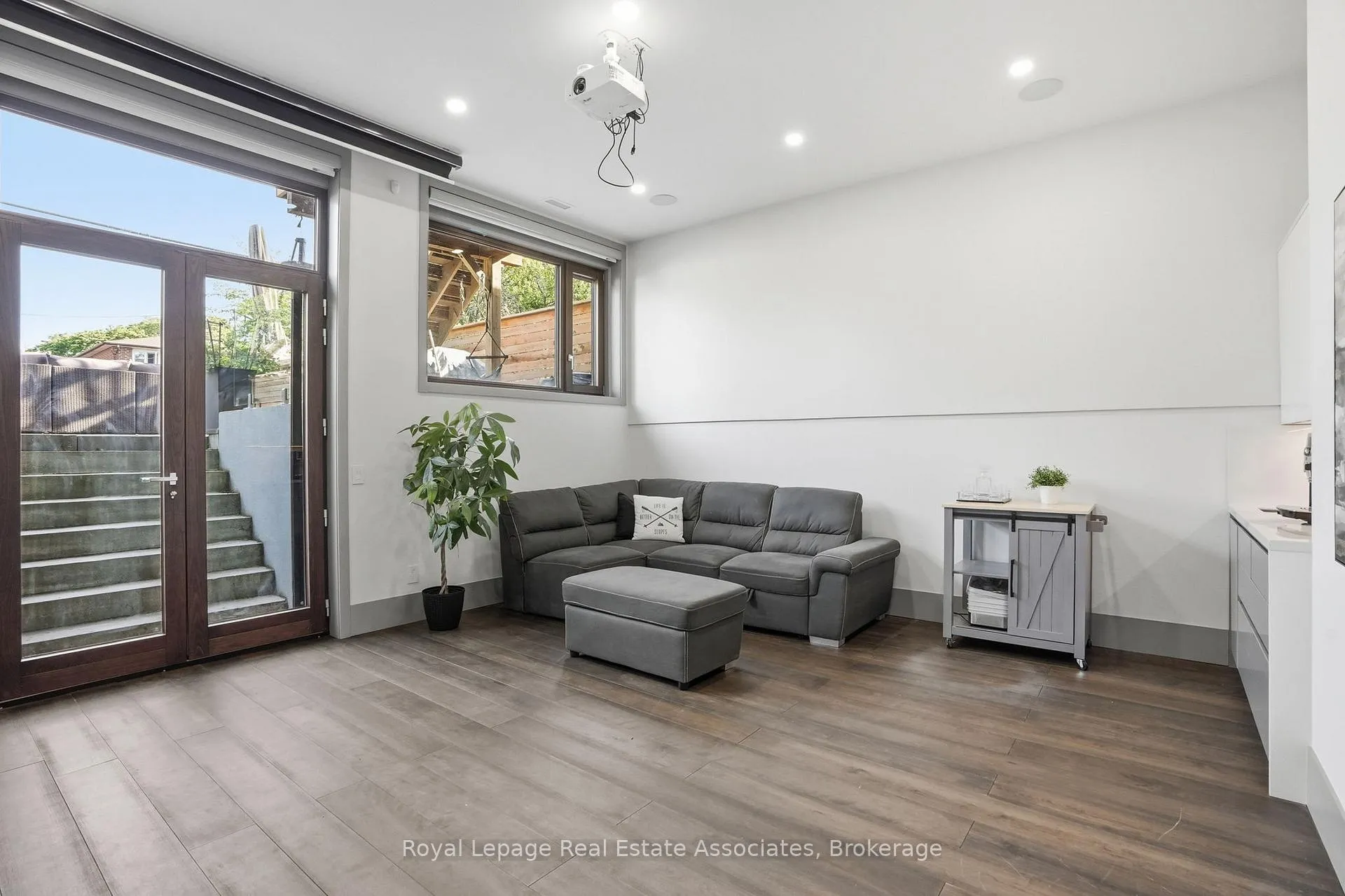 Photo 38 of Unit B, 357 Melrose Street, Etobicoke, Mimico — HOMEH