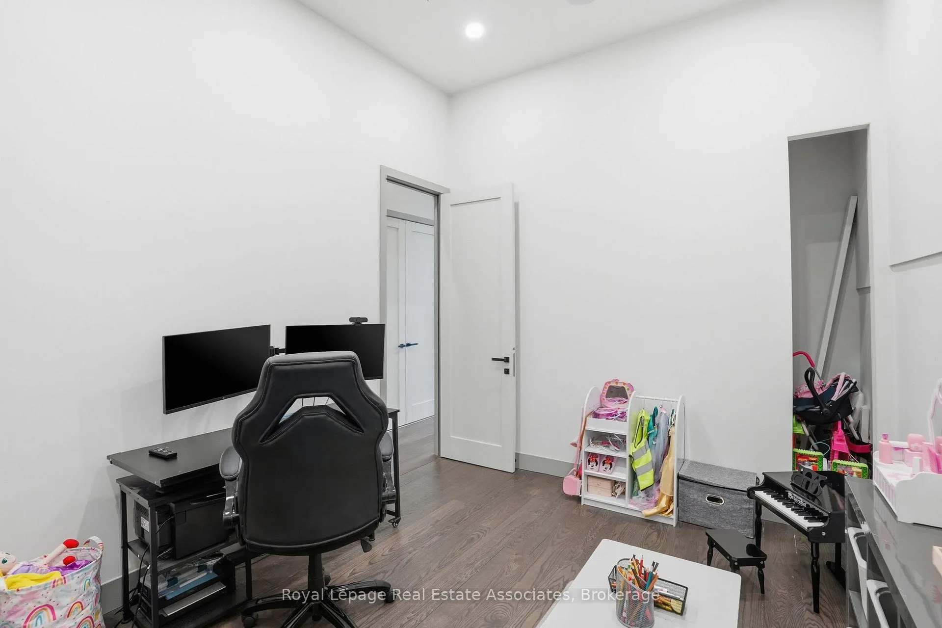 Photo 40 of Unit B, 357 Melrose Street, Etobicoke, Mimico — HOMEH