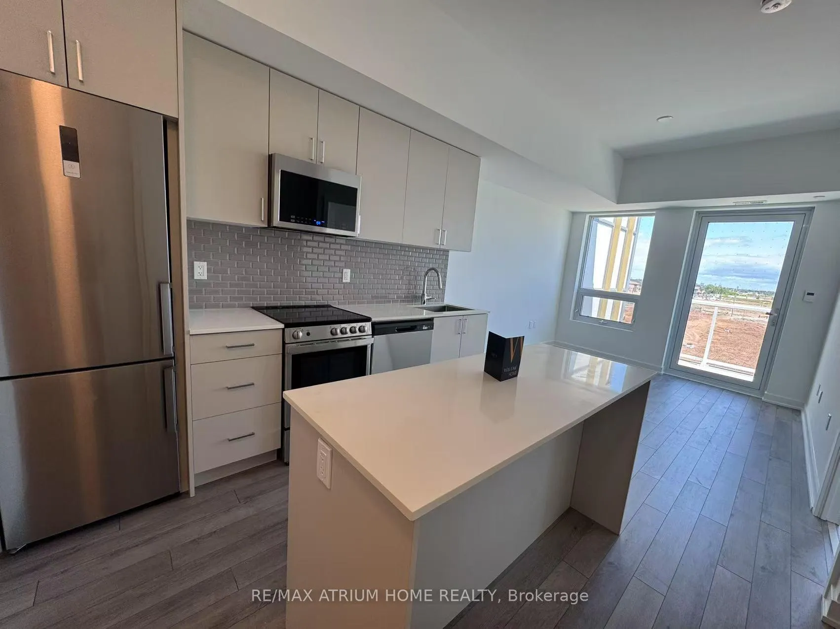 Photo 2 of Unit 536, 1005 Dundas Street E, Oakville, Joshua Meadows — HOMEH