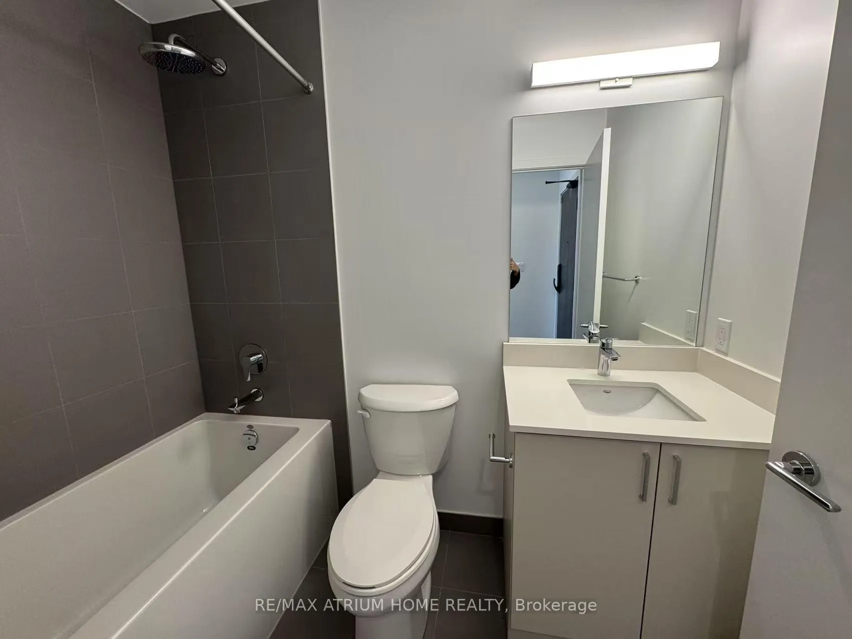 Photo 10 of Unit 536, 1005 Dundas Street E, Oakville, Joshua Meadows — HOMEH