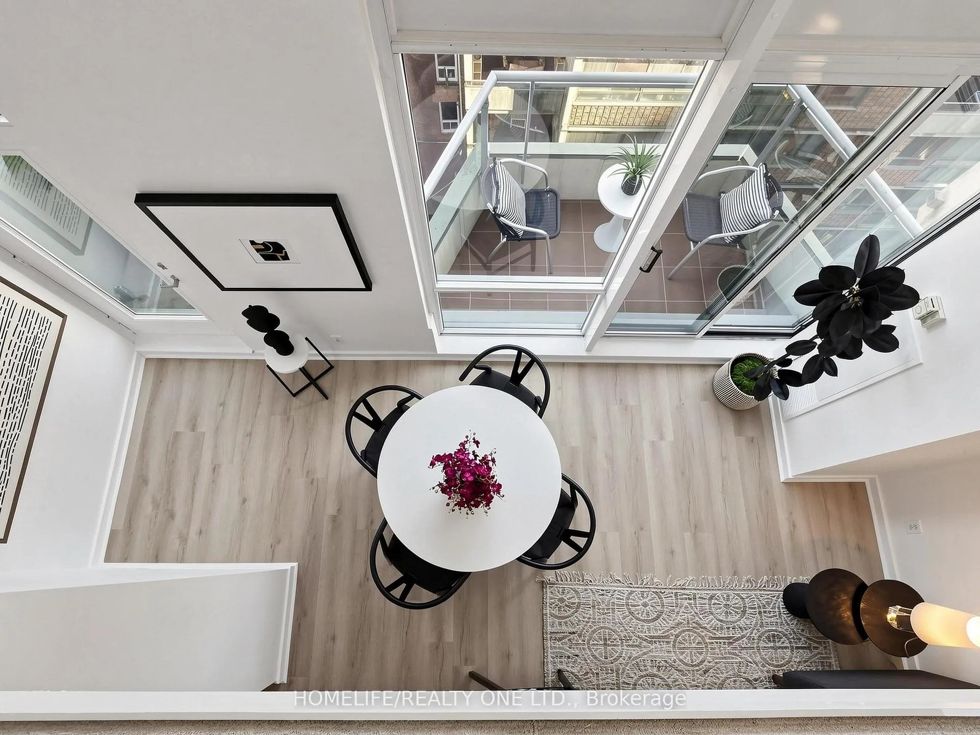 Photo 14 of Unit 913, 77 Lombard Street, Toronto, Church-Yonge Corridor — HOMEH