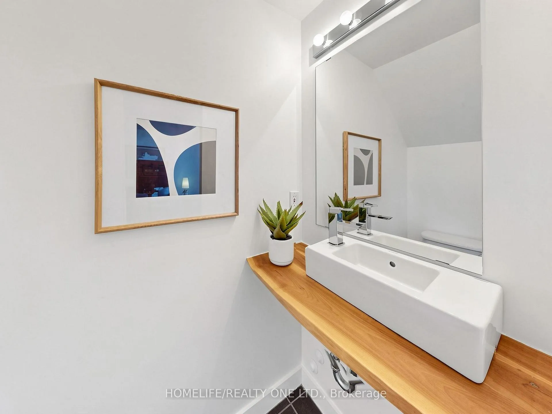 Photo 18 of Unit 913, 77 Lombard Street, Toronto, Church-Yonge Corridor — HOMEH