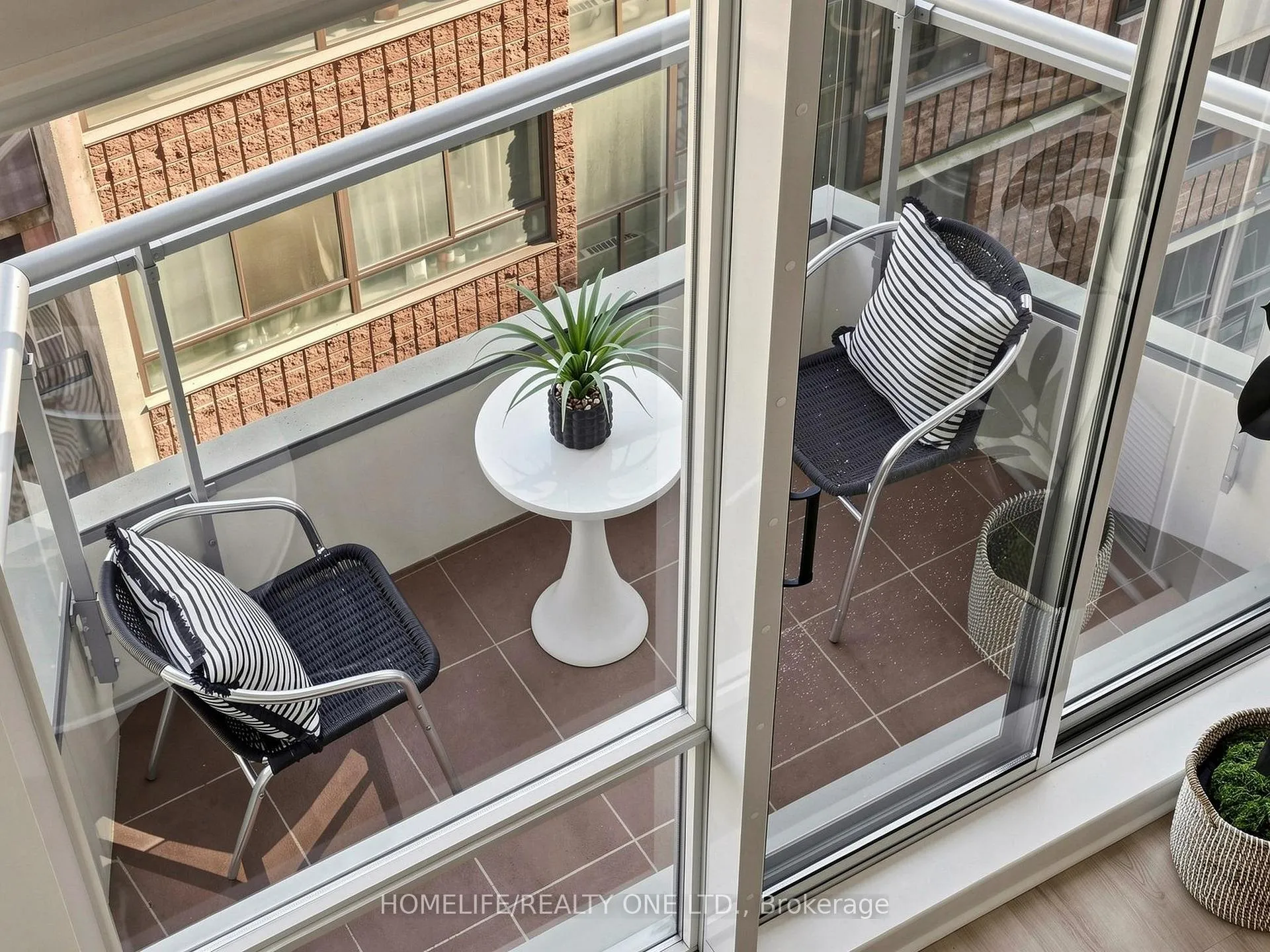 Photo 38 of Unit 913, 77 Lombard Street, Toronto, Church-Yonge Corridor — HOMEH