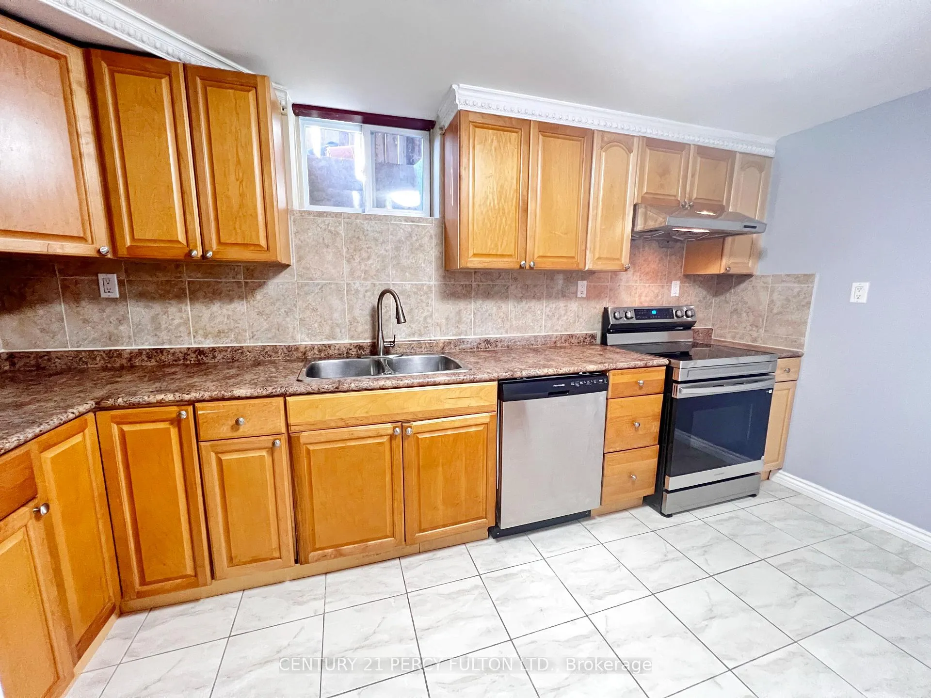 Photo 6 of Unit Bsmt, 98 Elson Street, Markham, Middlefield — HOMEH
