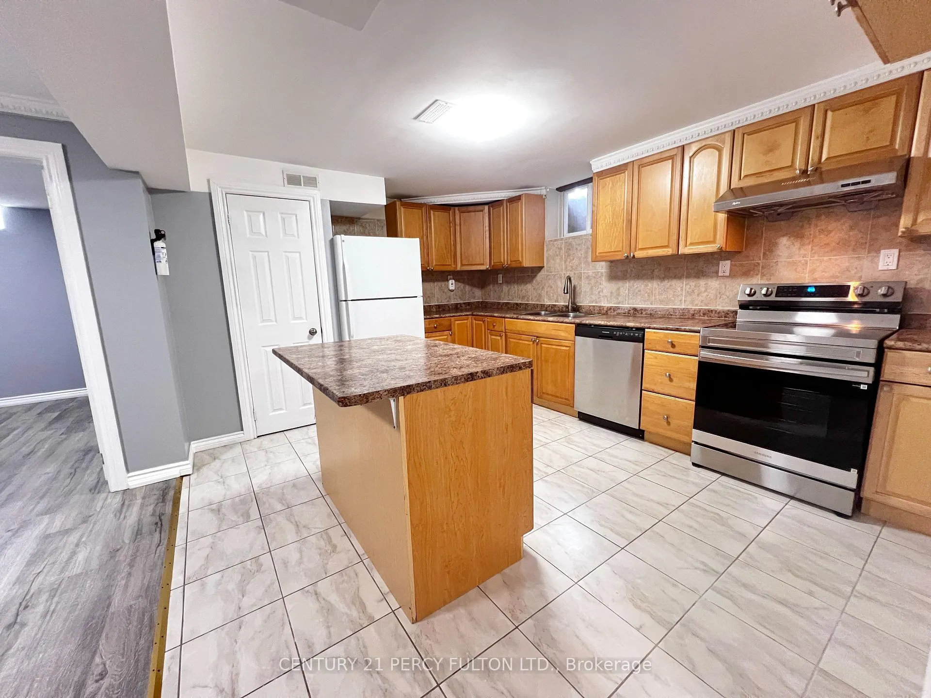 Photo 7 of Unit Bsmt, 98 Elson Street, Markham, Middlefield — HOMEH