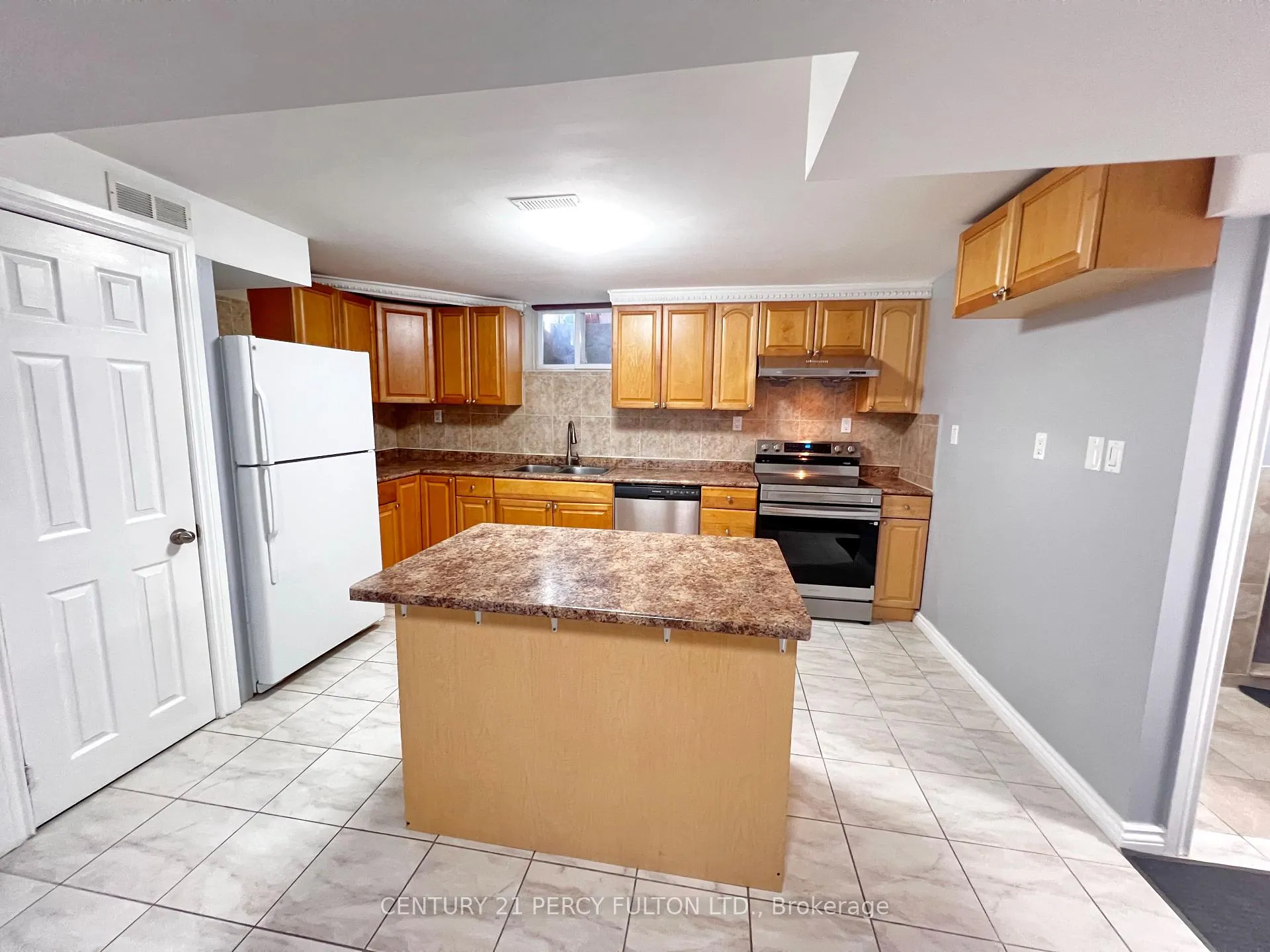 Photo 9 of Unit Bsmt, 98 Elson Street, Markham, Middlefield — HOMEH