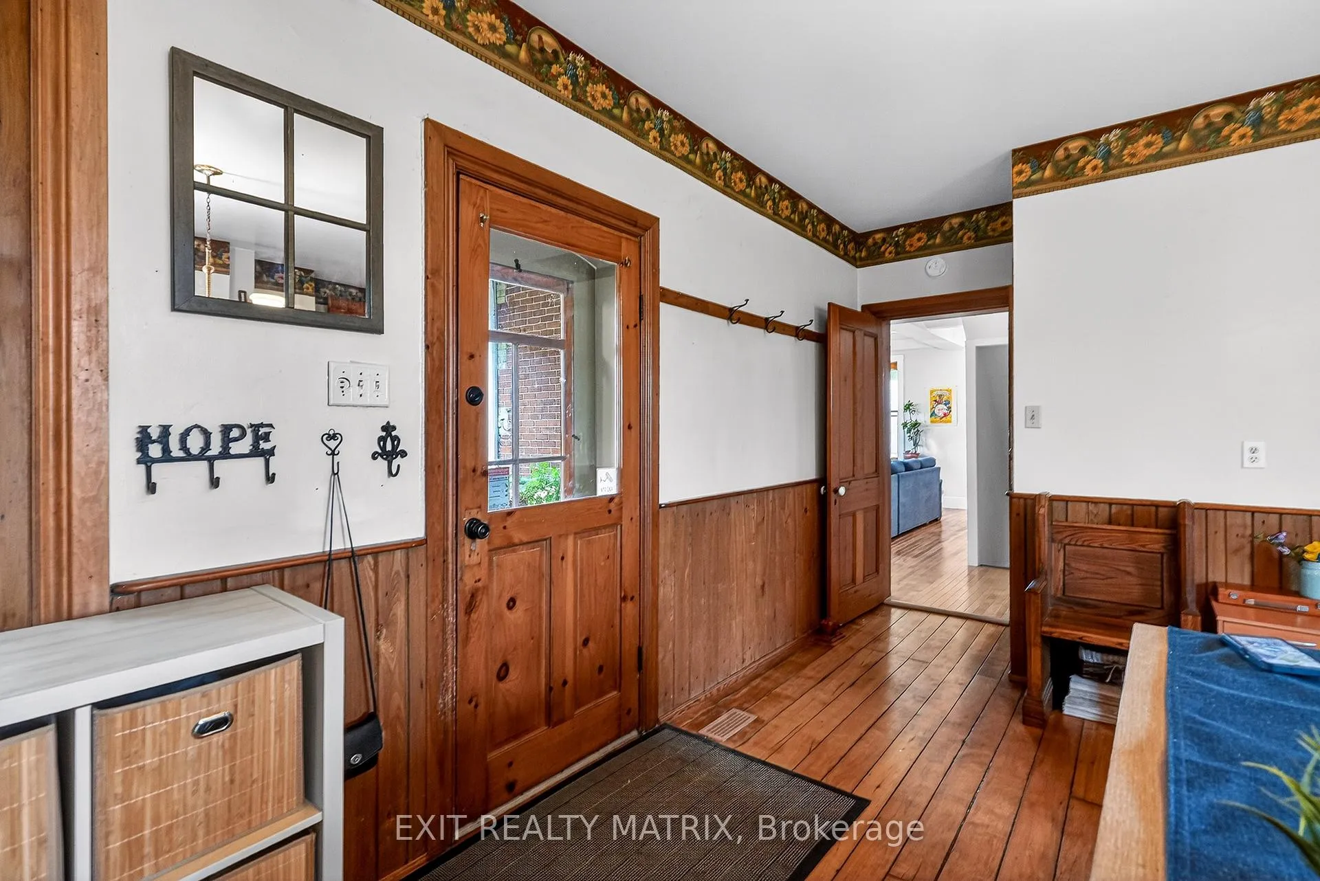 Photo 4 of 7499 Bank Street, Ottawa, Metcalfe — HOMEH