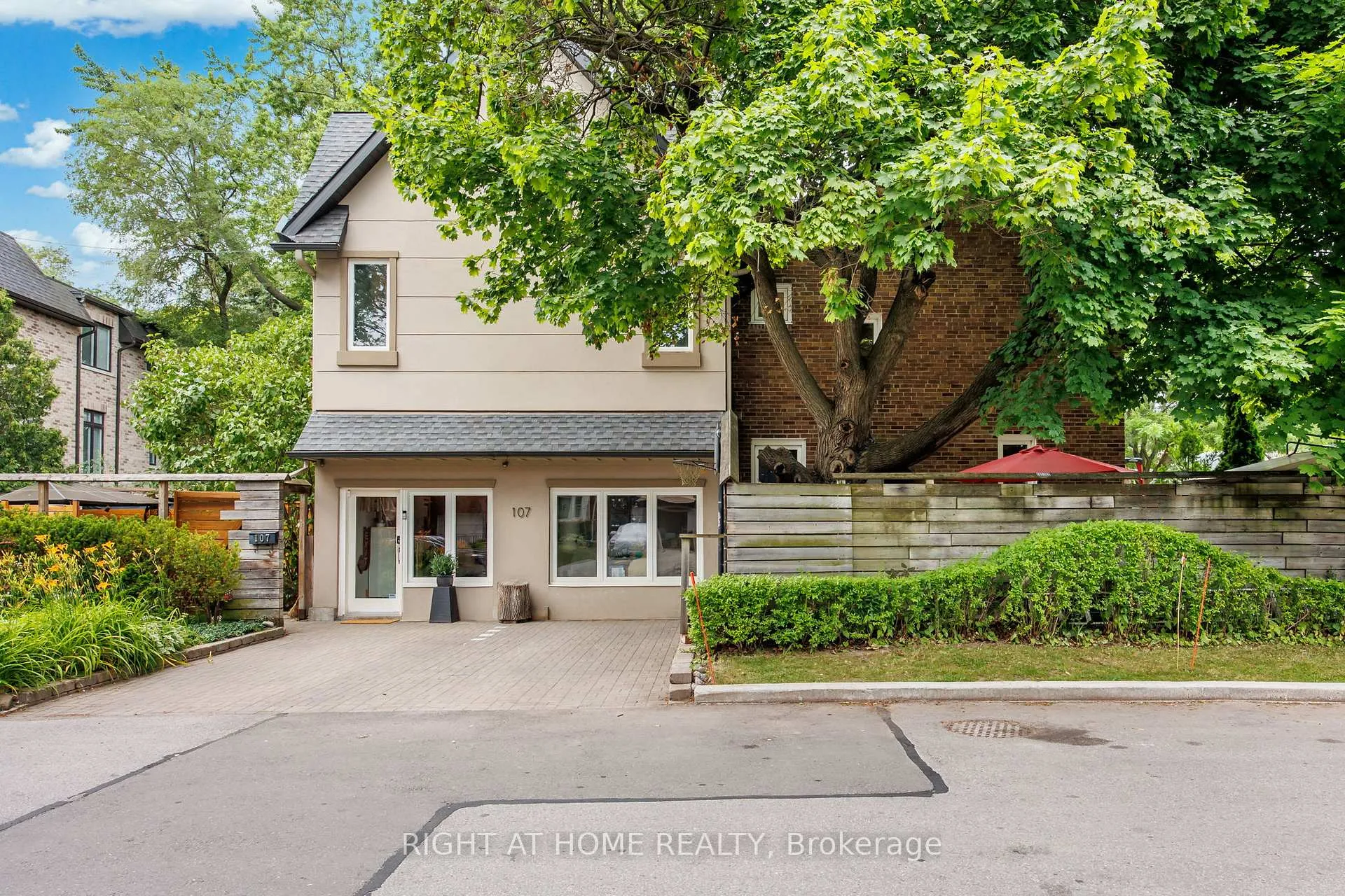 Photo 3 of 107 Otter Crescent, Toronto, Bedford Park-Nortown — HOMEH
