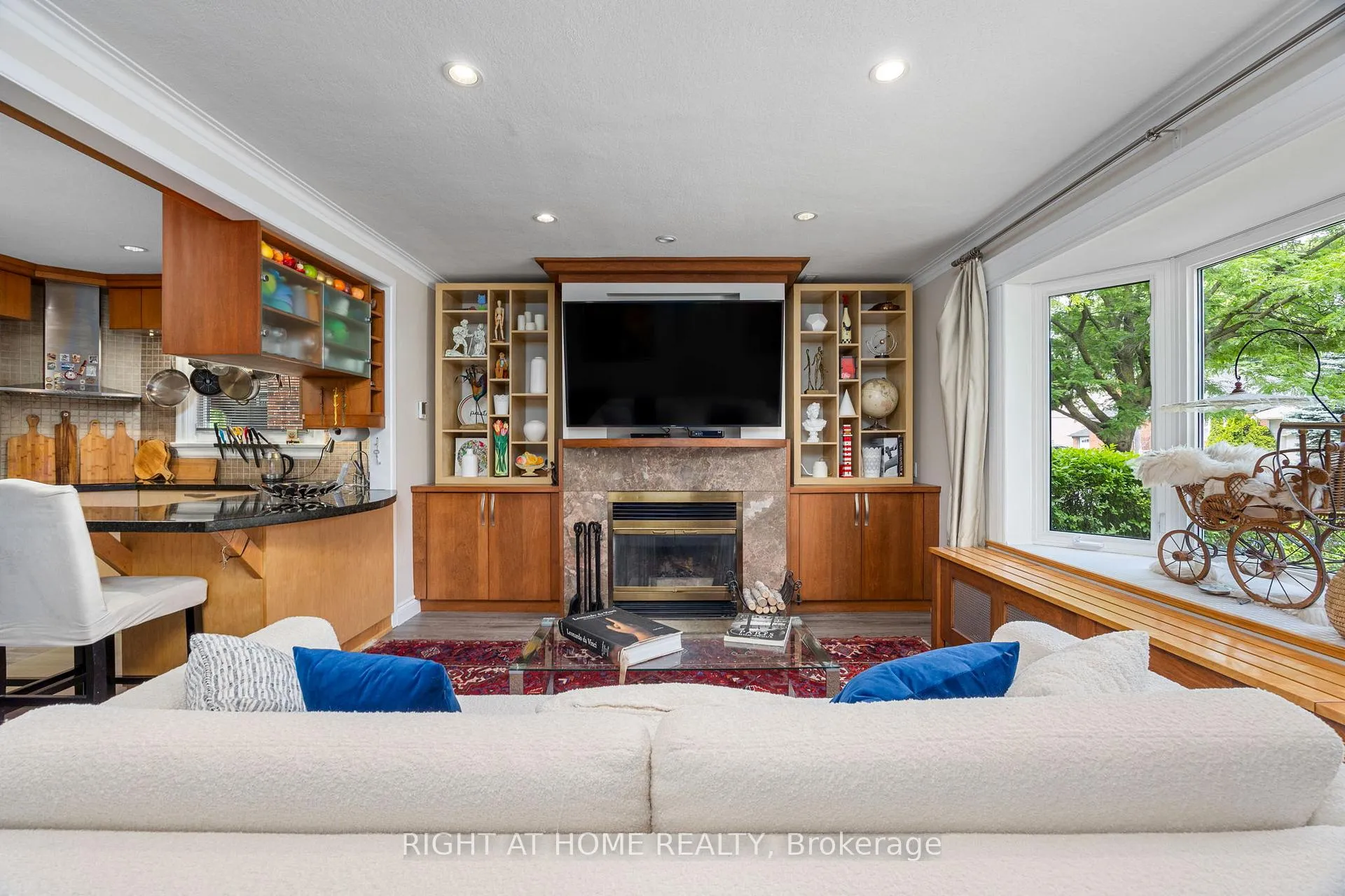 Photo 8 of 107 Otter Crescent, Toronto, Bedford Park-Nortown — HOMEH