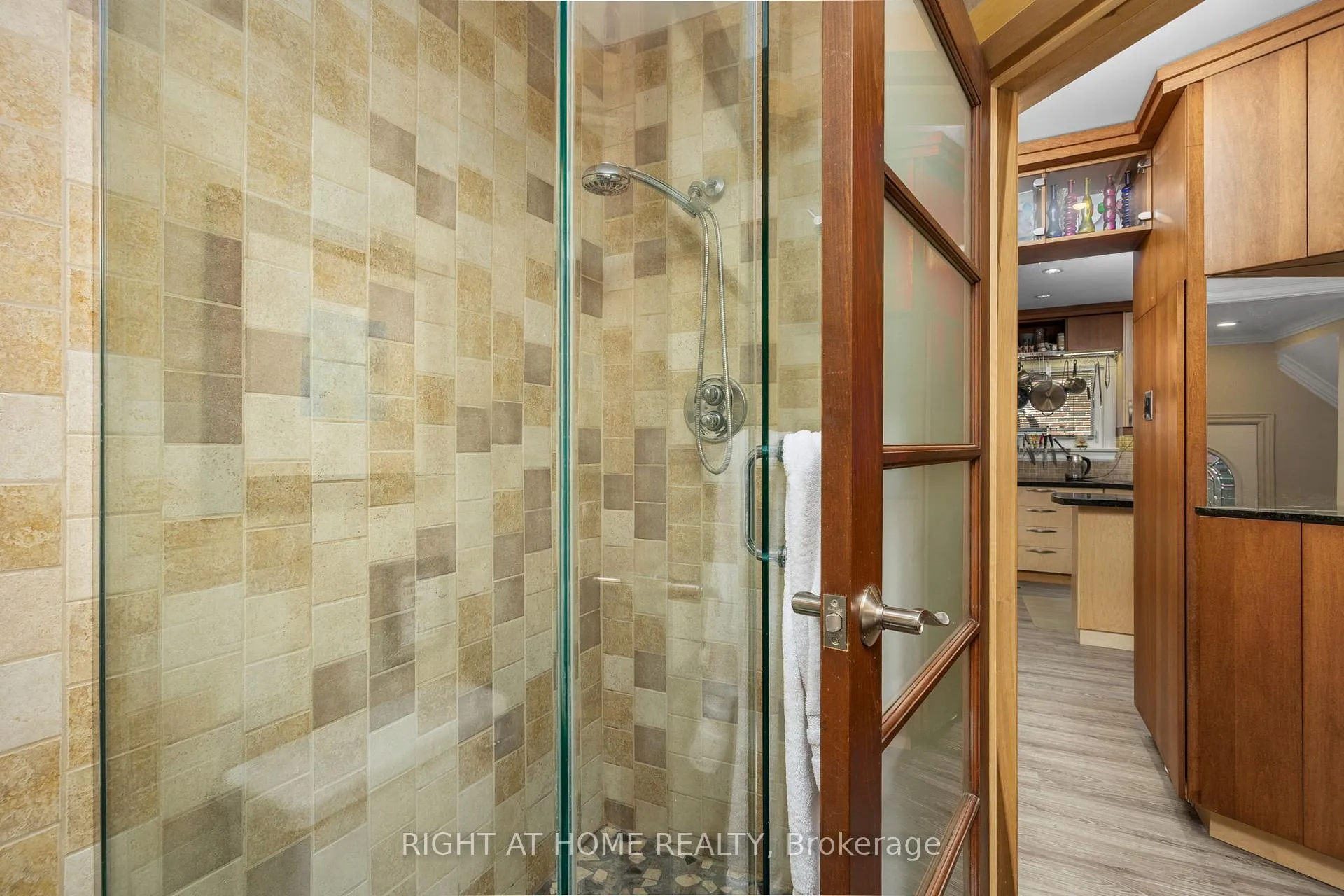 Photo 14 of 107 Otter Crescent, Toronto, Bedford Park-Nortown — HOMEH