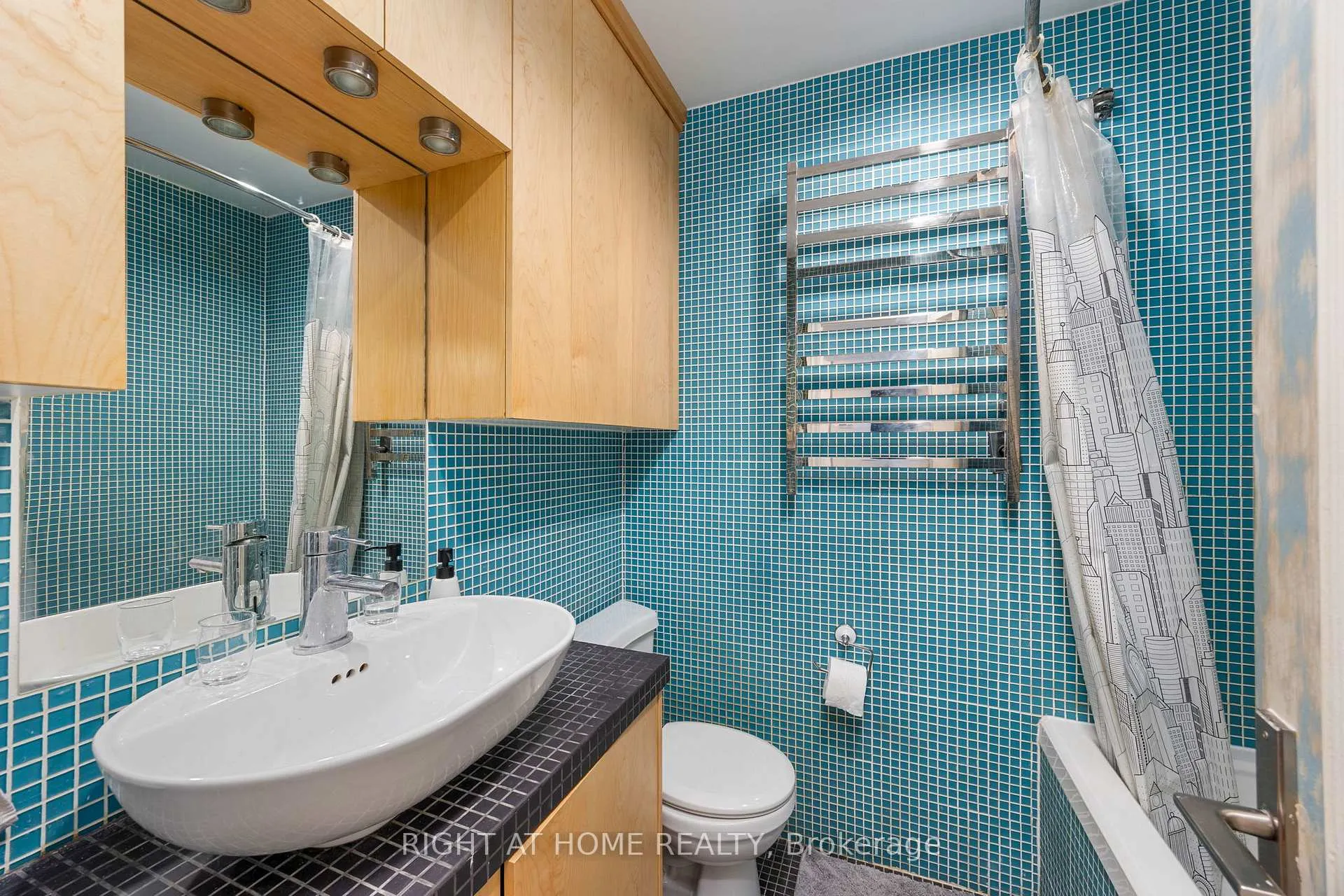 Photo 20 of 107 Otter Crescent, Toronto, Bedford Park-Nortown — HOMEH