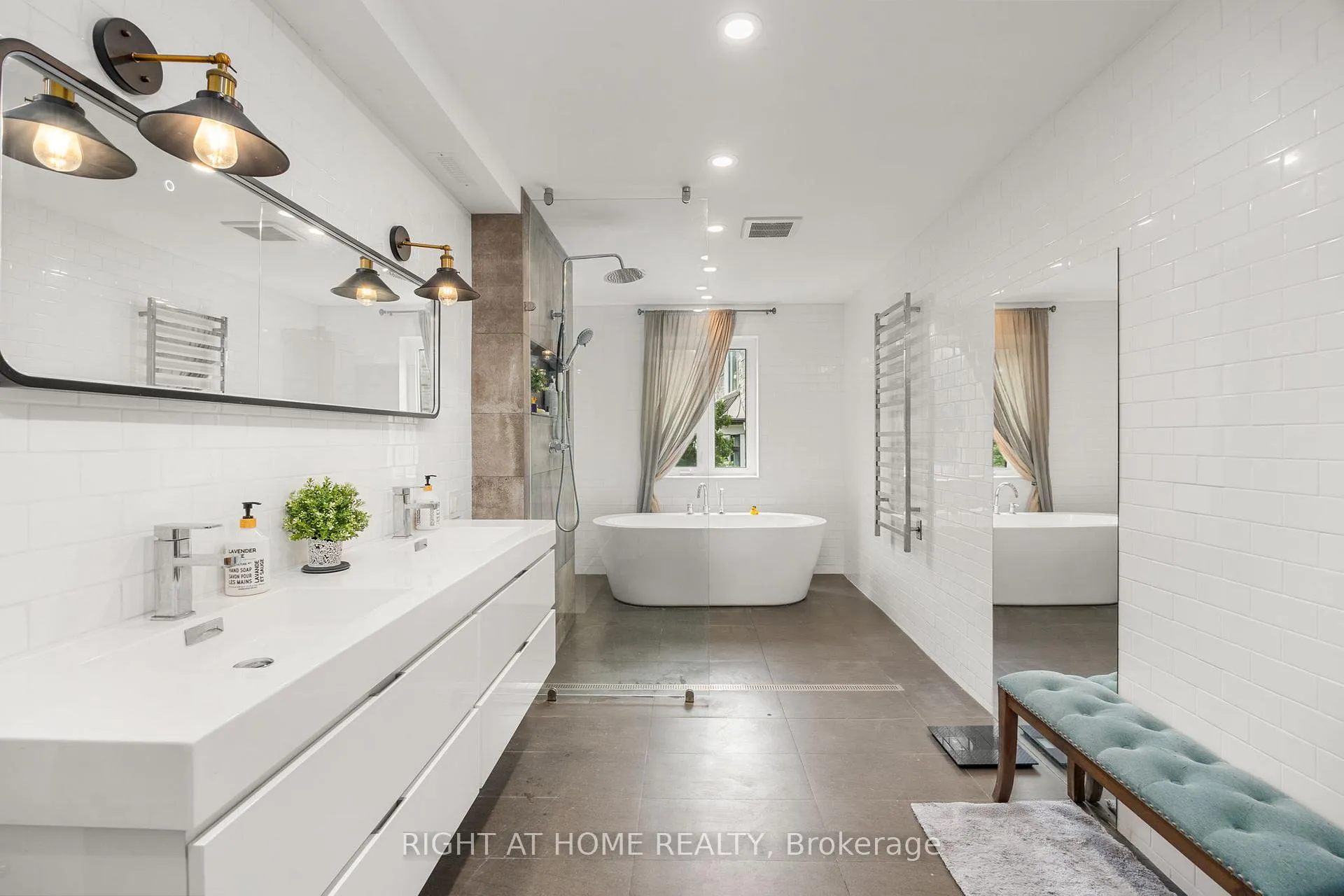 Photo 23 of 107 Otter Crescent, Toronto, Bedford Park-Nortown — HOMEH