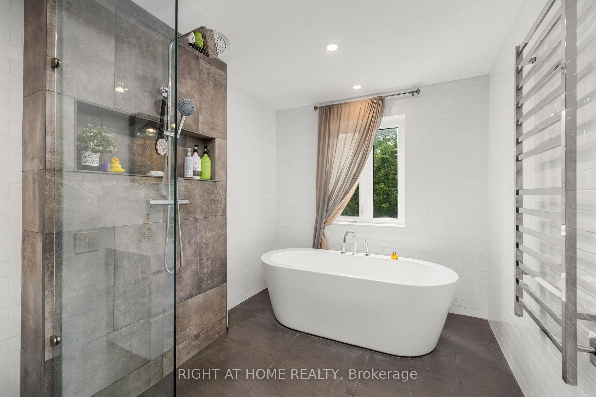 Photo 24 of 107 Otter Crescent, Toronto, Bedford Park-Nortown — HOMEH