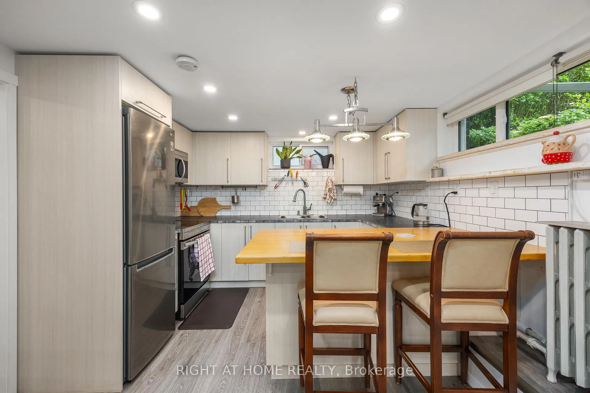 Photo 33 of 107 Otter Crescent, Toronto, Bedford Park-Nortown — HOMEH