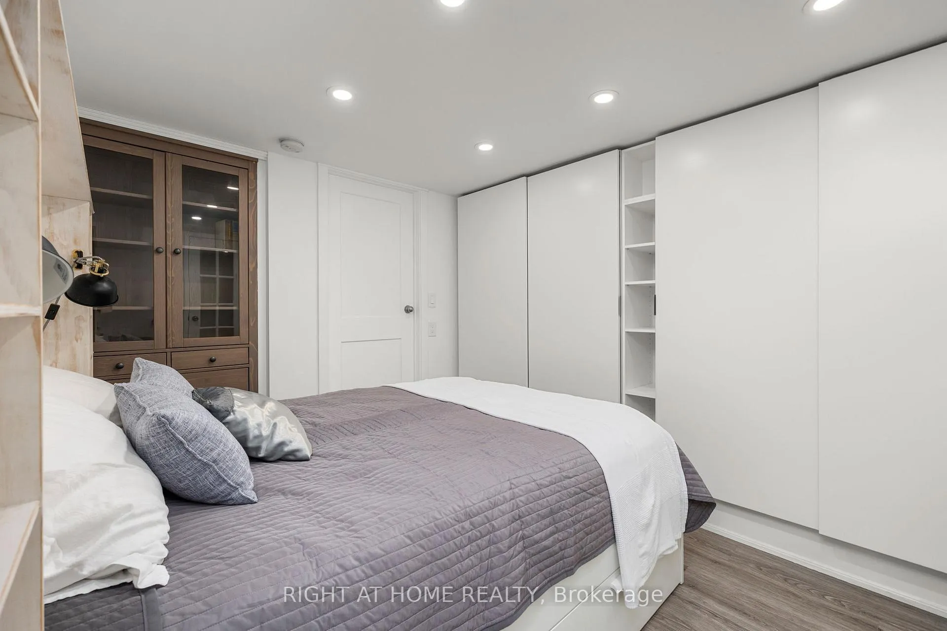 Photo 34 of 107 Otter Crescent, Toronto, Bedford Park-Nortown — HOMEH