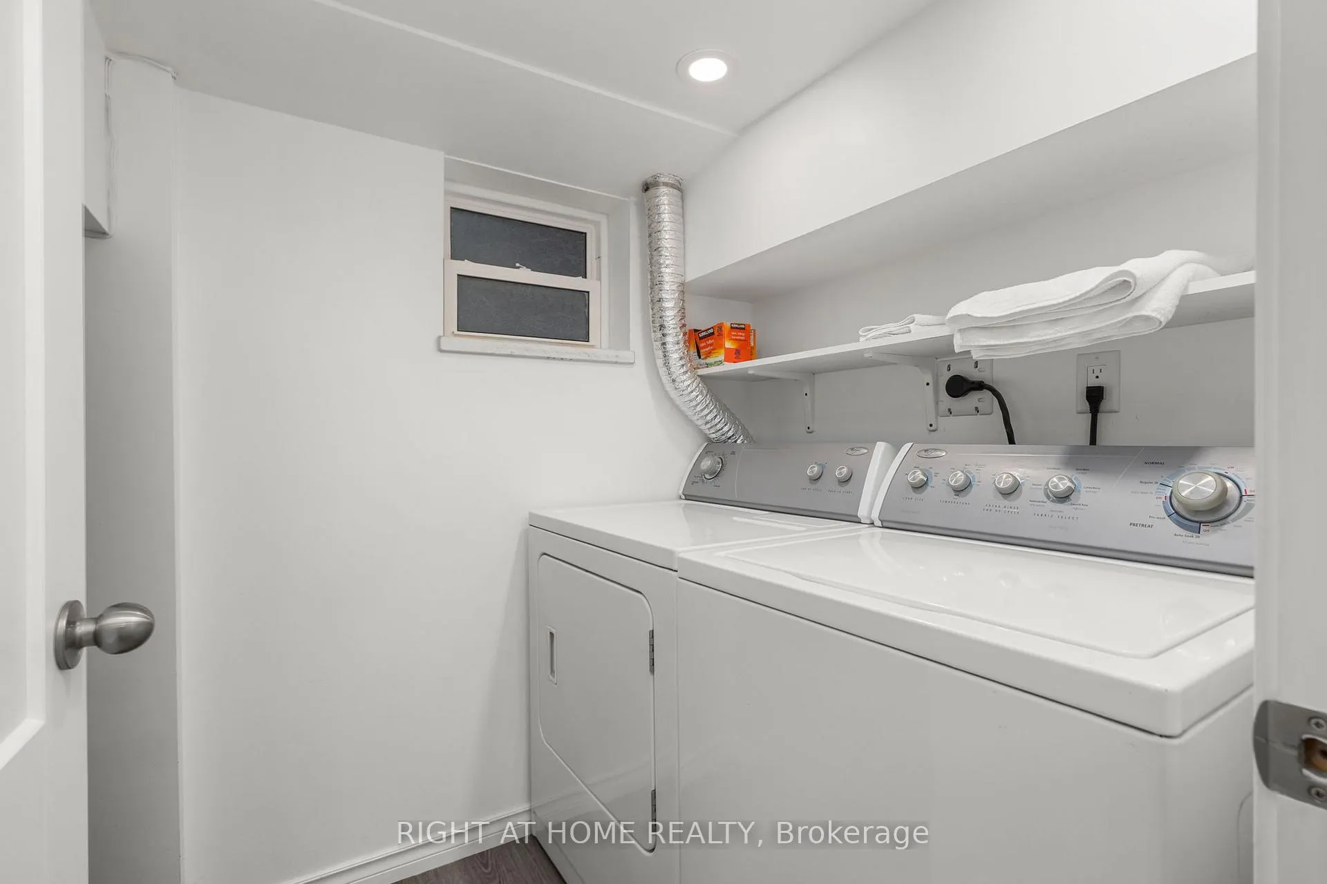 Photo 37 of 107 Otter Crescent, Toronto, Bedford Park-Nortown — HOMEH