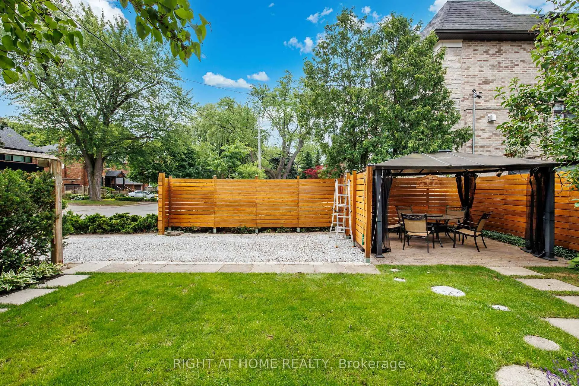 Photo 47 of 107 Otter Crescent, Toronto, Bedford Park-Nortown — HOMEH