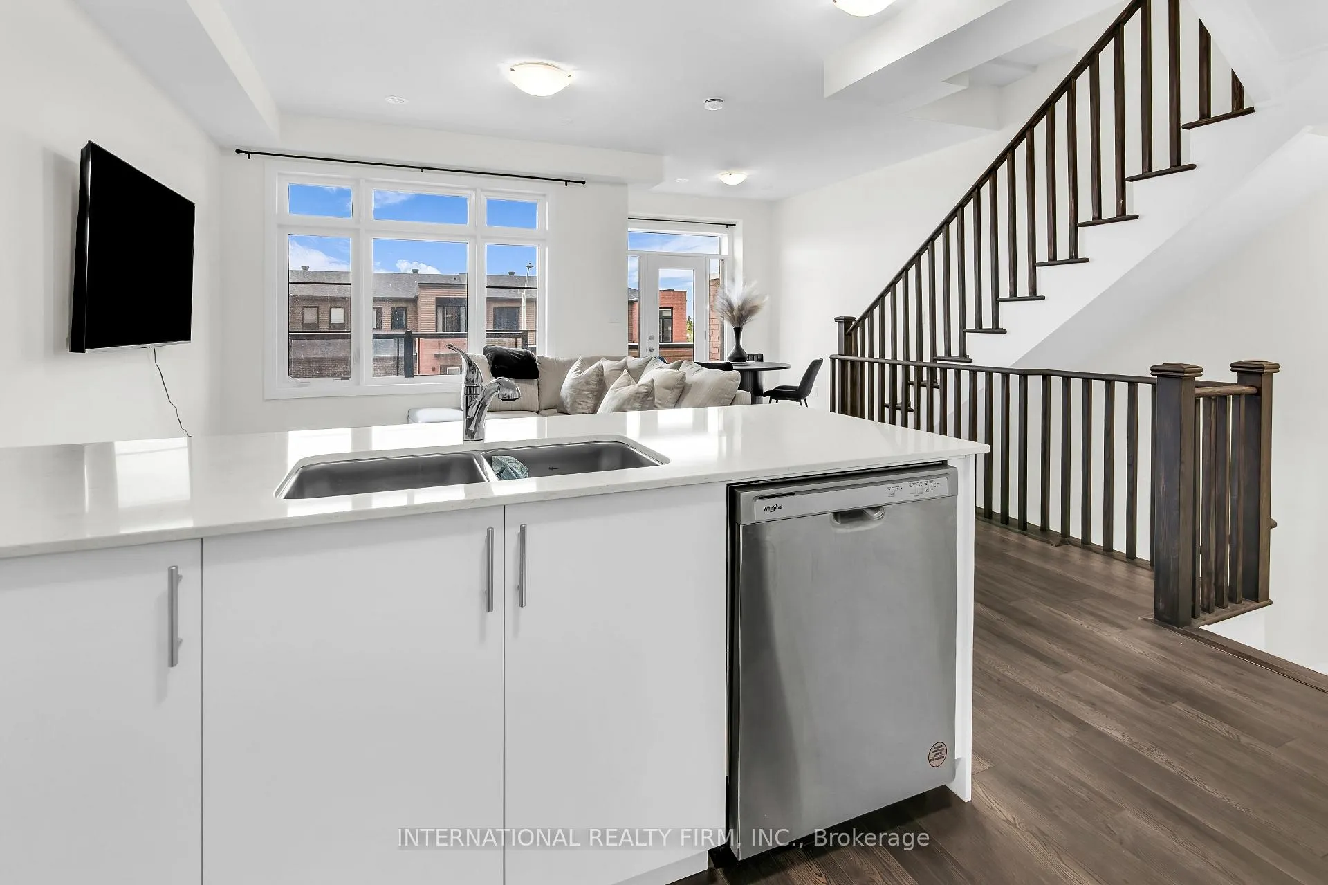 Photo 8 of 148 Turnberry Lane, Barrie, Painswick South — HOMEH
