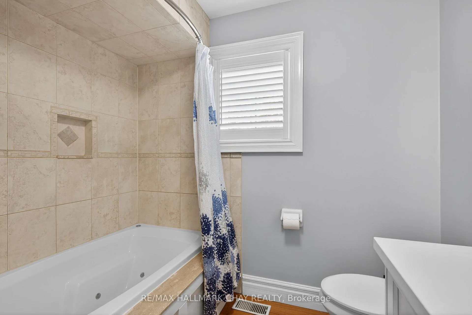 Photo 18 of 72 Ravenscliffe Court, Brampton, Northwood Park — HOMEH