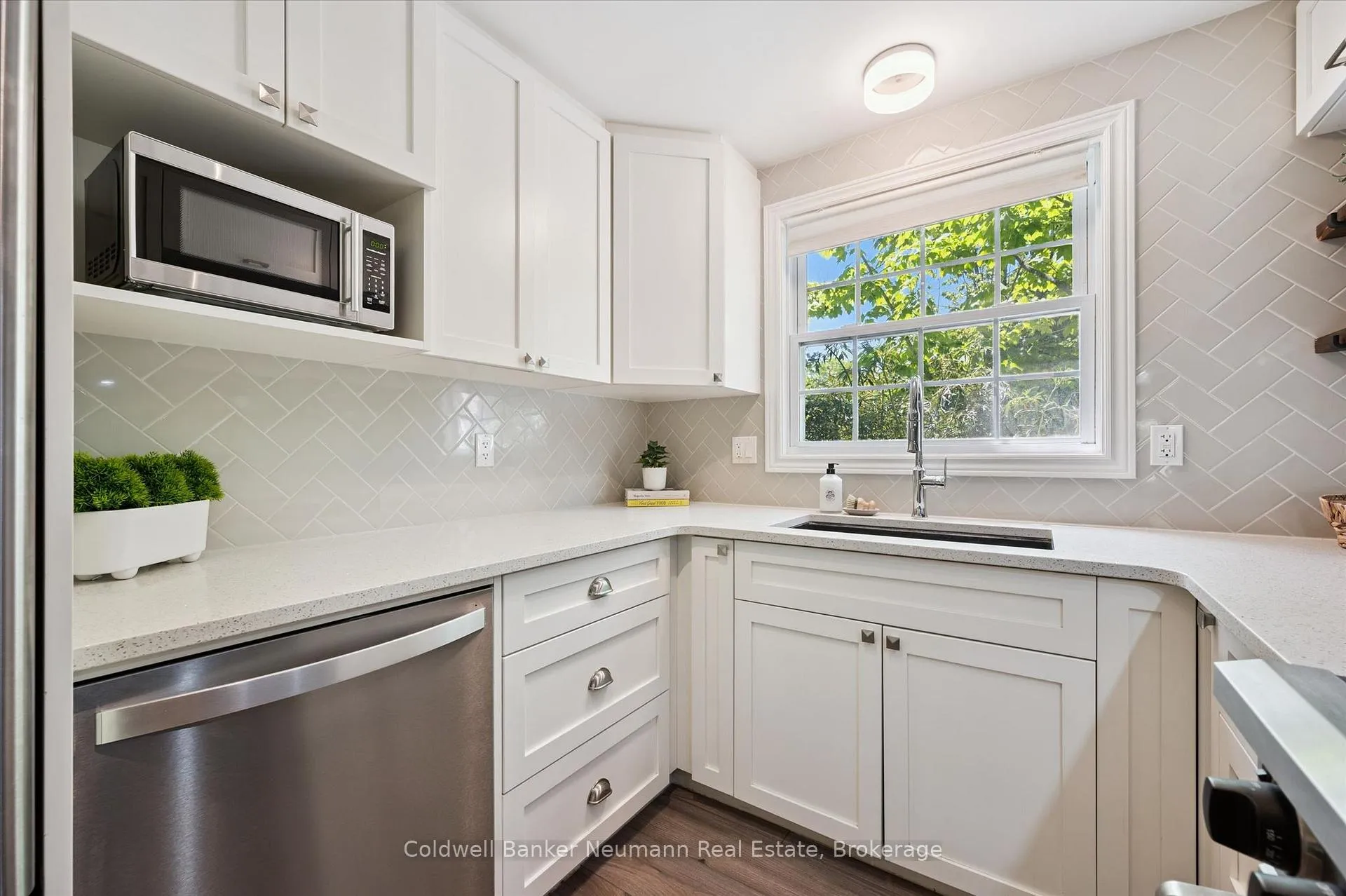 Photo 24 of Unit 24, 383 Edinburgh Road S, Guelph, Dovercliffe Park/Old University — HOMEH