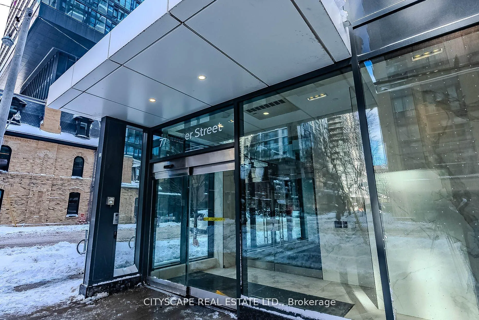 Photo 3 of Unit 907, 77 Shuter Street, Toronto, Church-Yonge Corridor — HOMEH