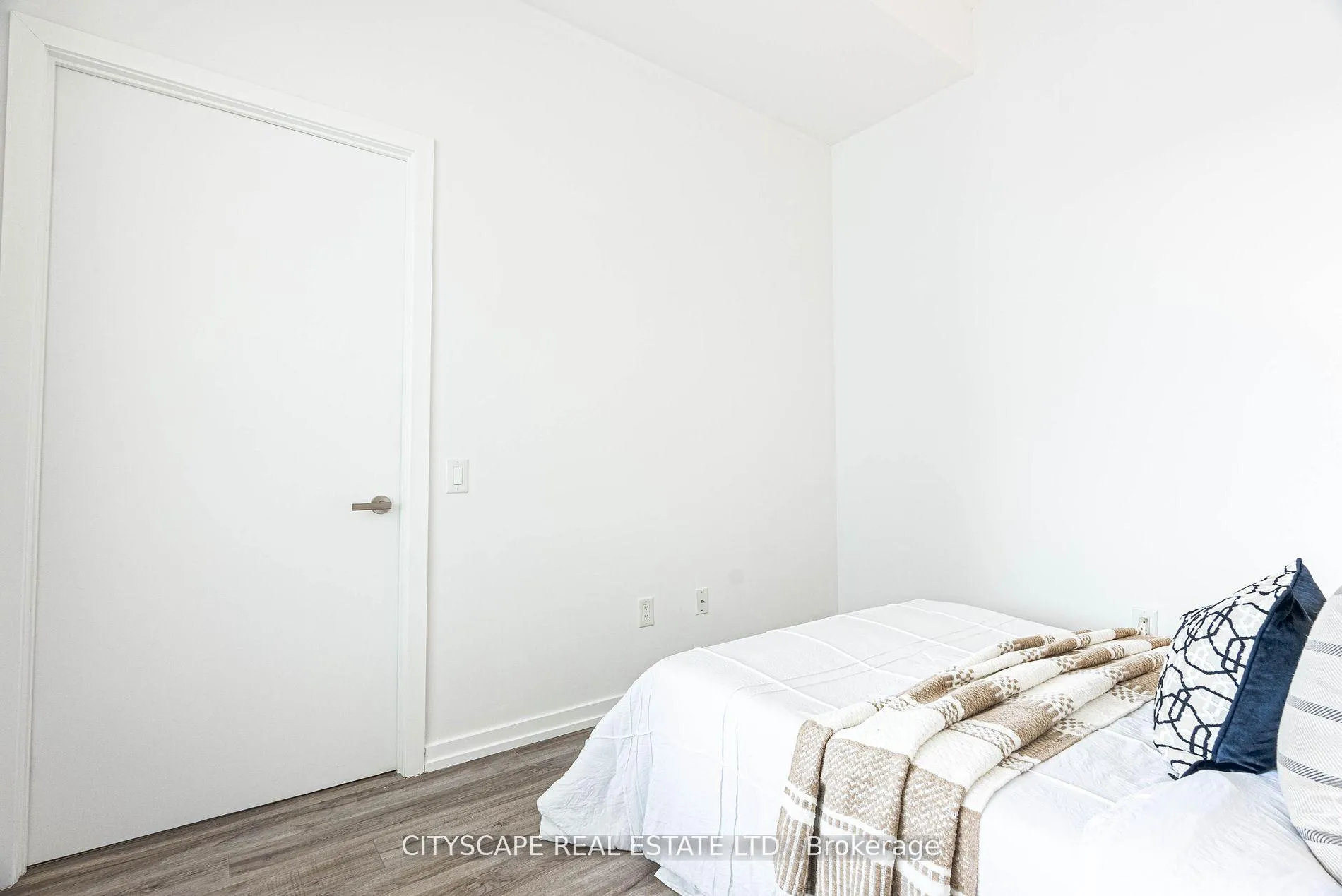 Photo 10 of Unit 907, 77 Shuter Street, Toronto, Church-Yonge Corridor — HOMEH