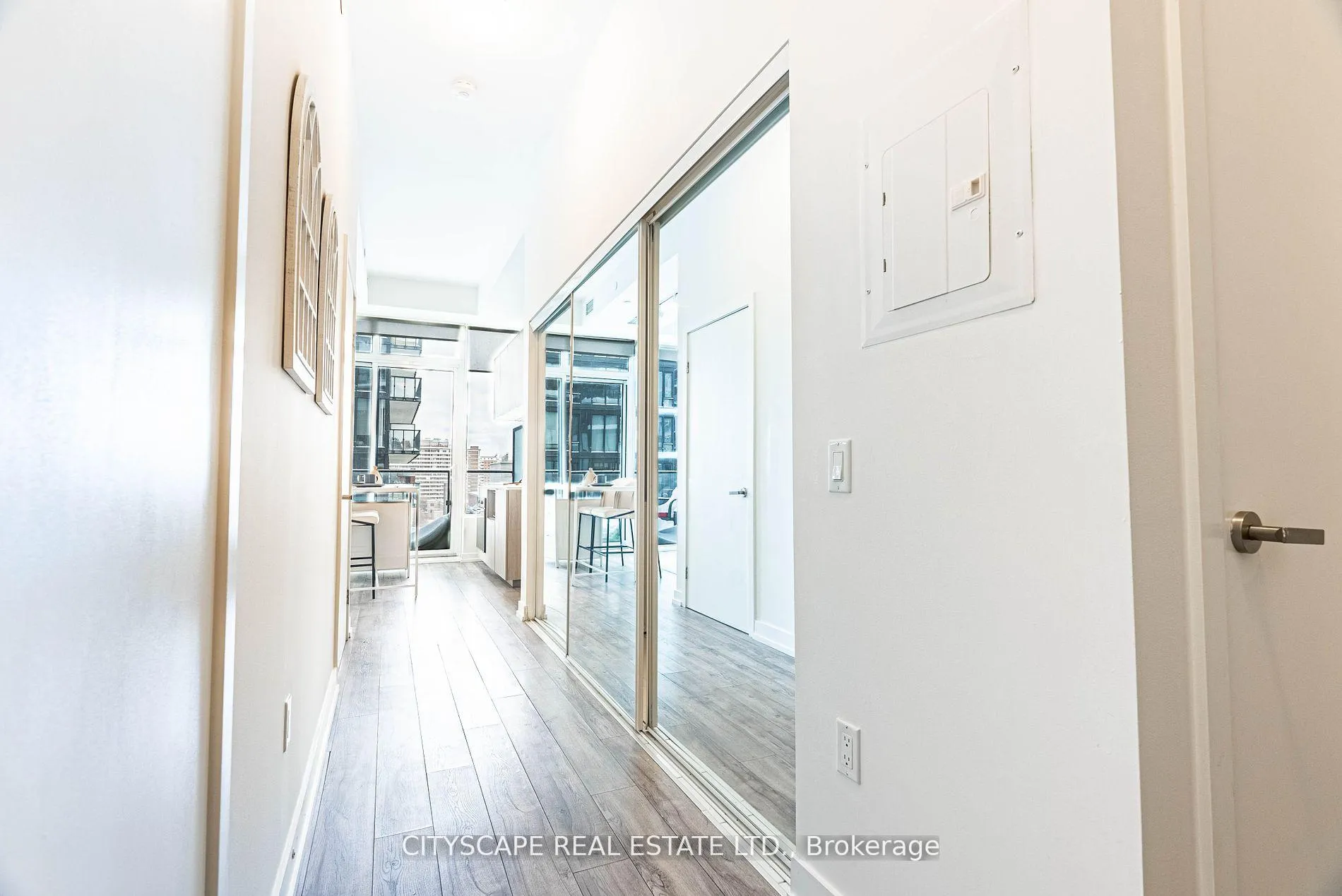 Photo 11 of Unit 907, 77 Shuter Street, Toronto, Church-Yonge Corridor — HOMEH