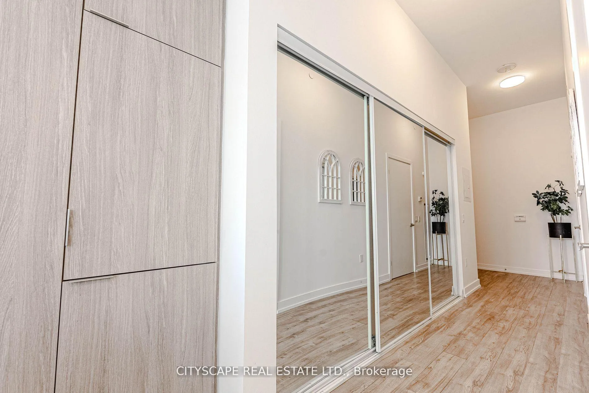 Photo 23 of Unit 907, 77 Shuter Street, Toronto, Church-Yonge Corridor — HOMEH