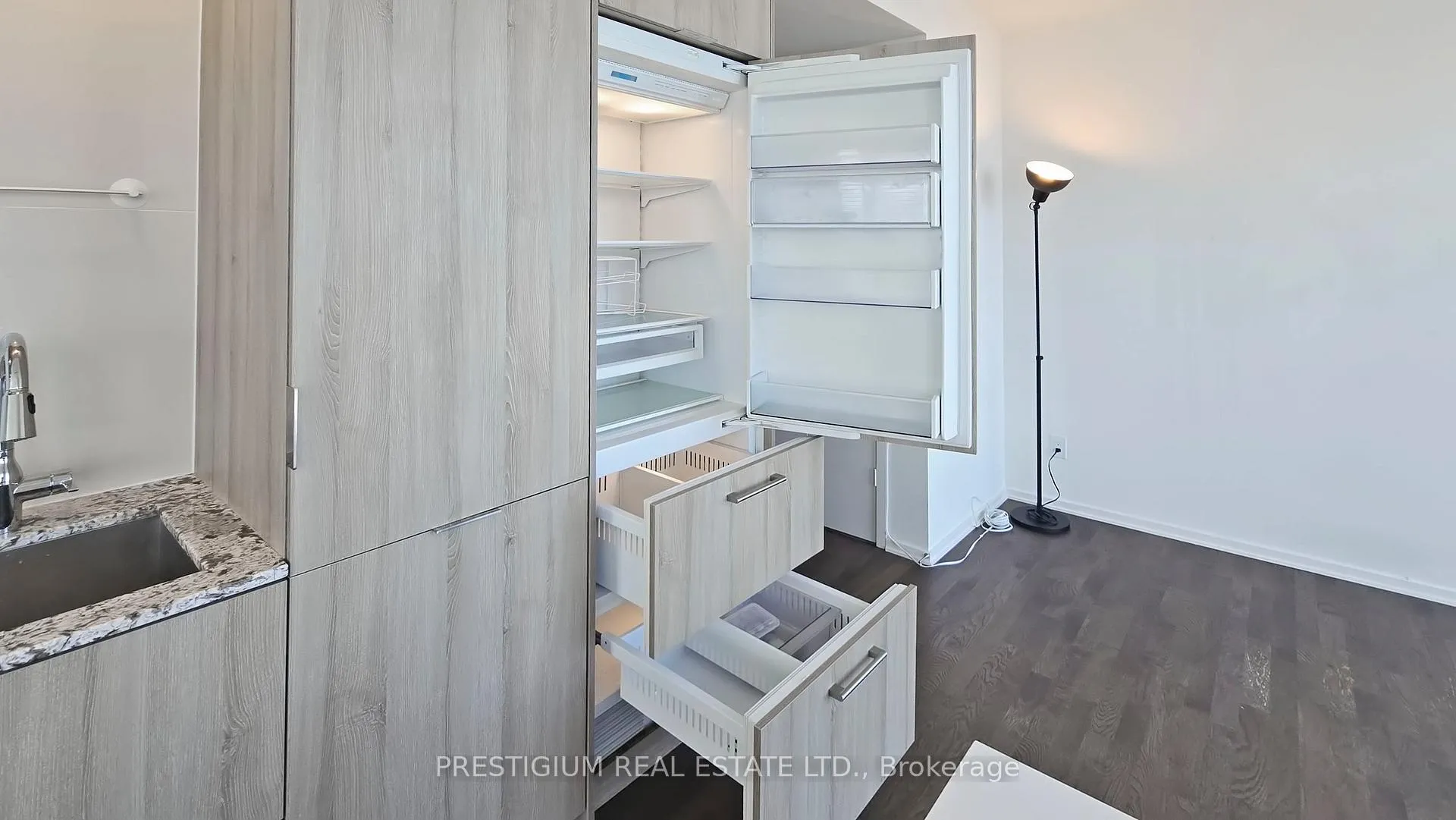 Photo 12 of Unit 4204, 1 Bloor Street E, Toronto, Church-Yonge Corridor — HOMEH