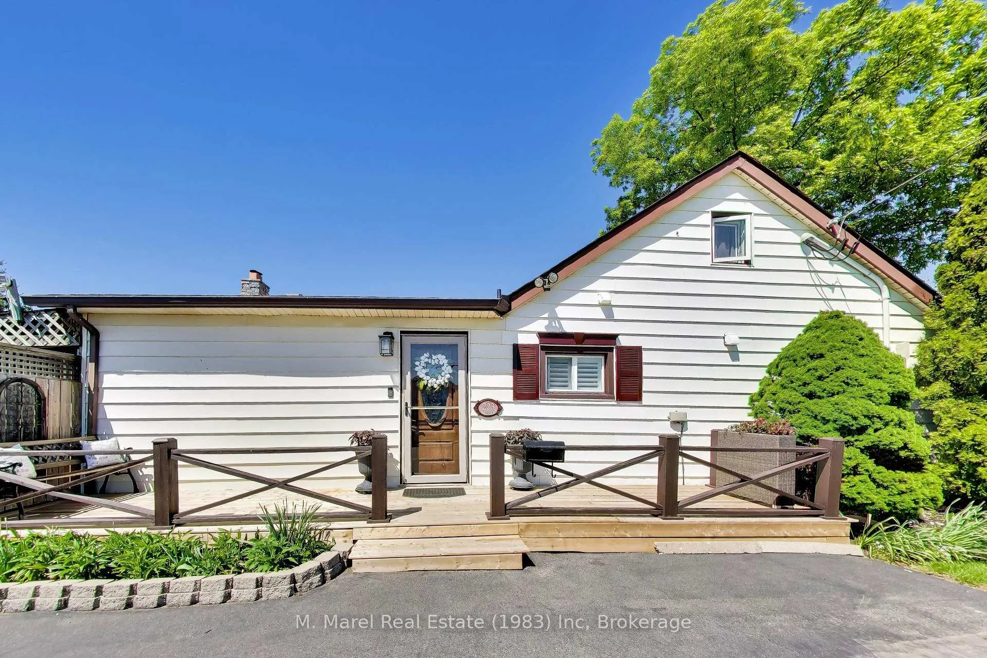 Photo 4 of 223 Margaret Avenue, Hamilton, Stoney Creek — HOMEH