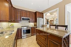 Photo 13 of 3082 Ingleton Lane, Oakville, Bronte Creek — HOMEH