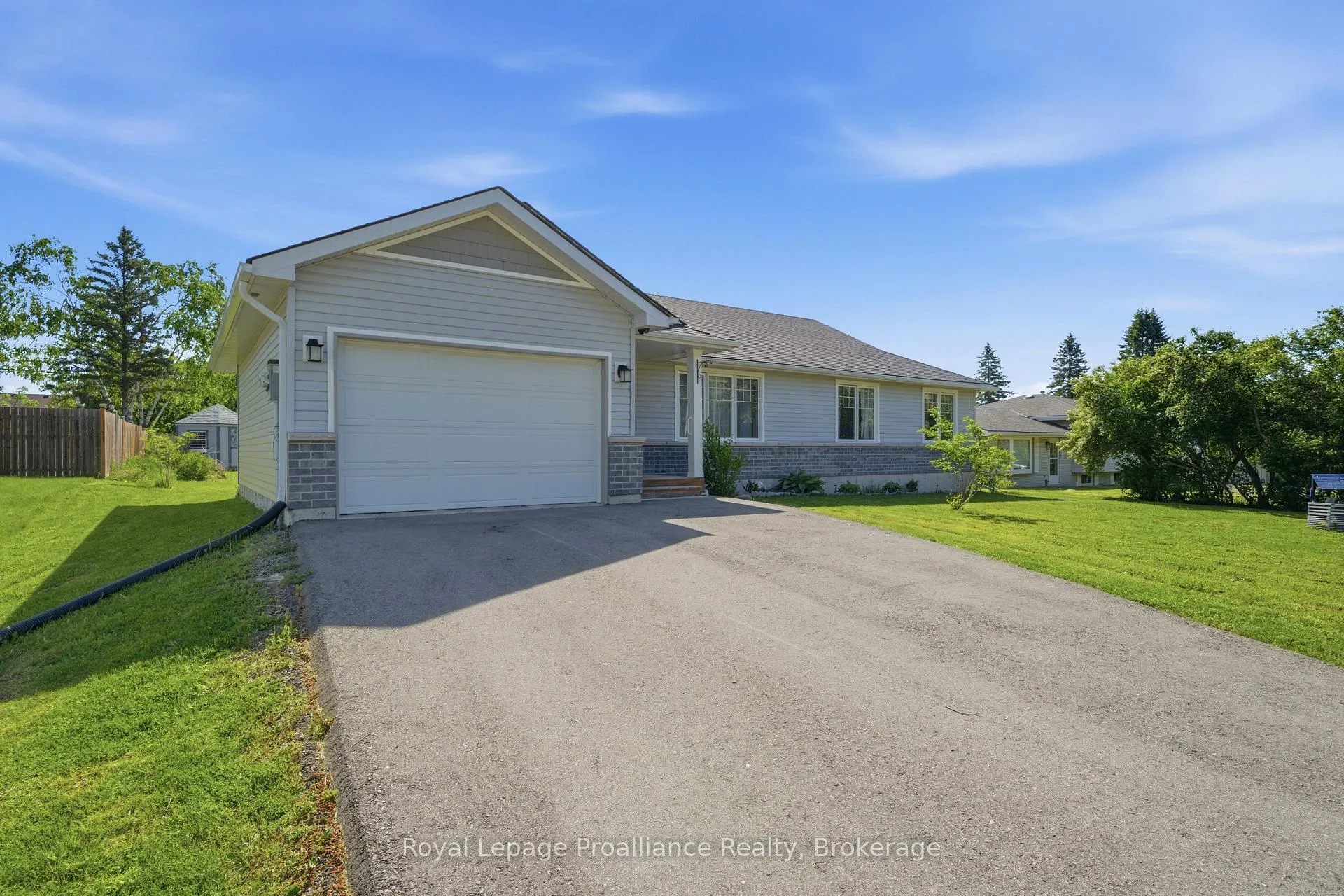 Photo 2 of 568 Whites Road, Quinte West, Sidney Ward — HOMEH