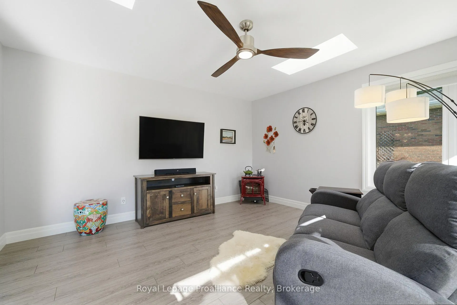 Photo 14 of 568 Whites Road, Quinte West, Sidney Ward — HOMEH