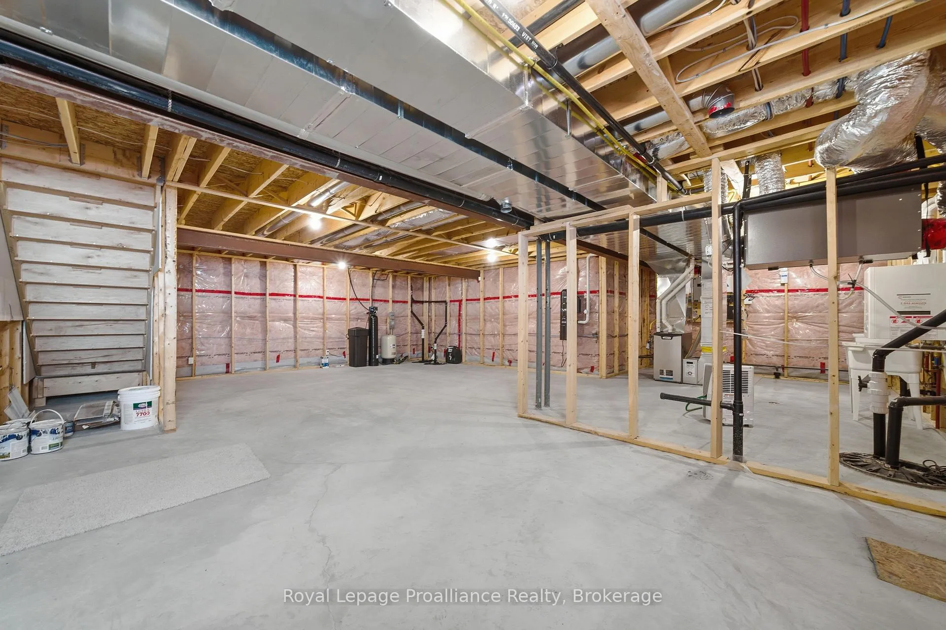 Photo 32 of 568 Whites Road, Quinte West, Sidney Ward — HOMEH