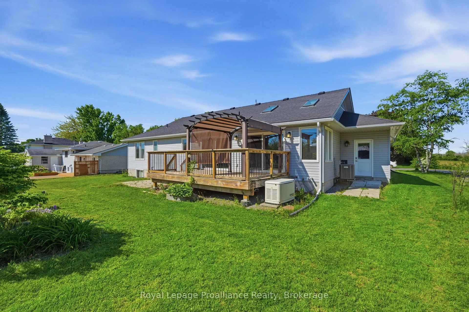 Photo 43 of 568 Whites Road, Quinte West, Sidney Ward — HOMEH